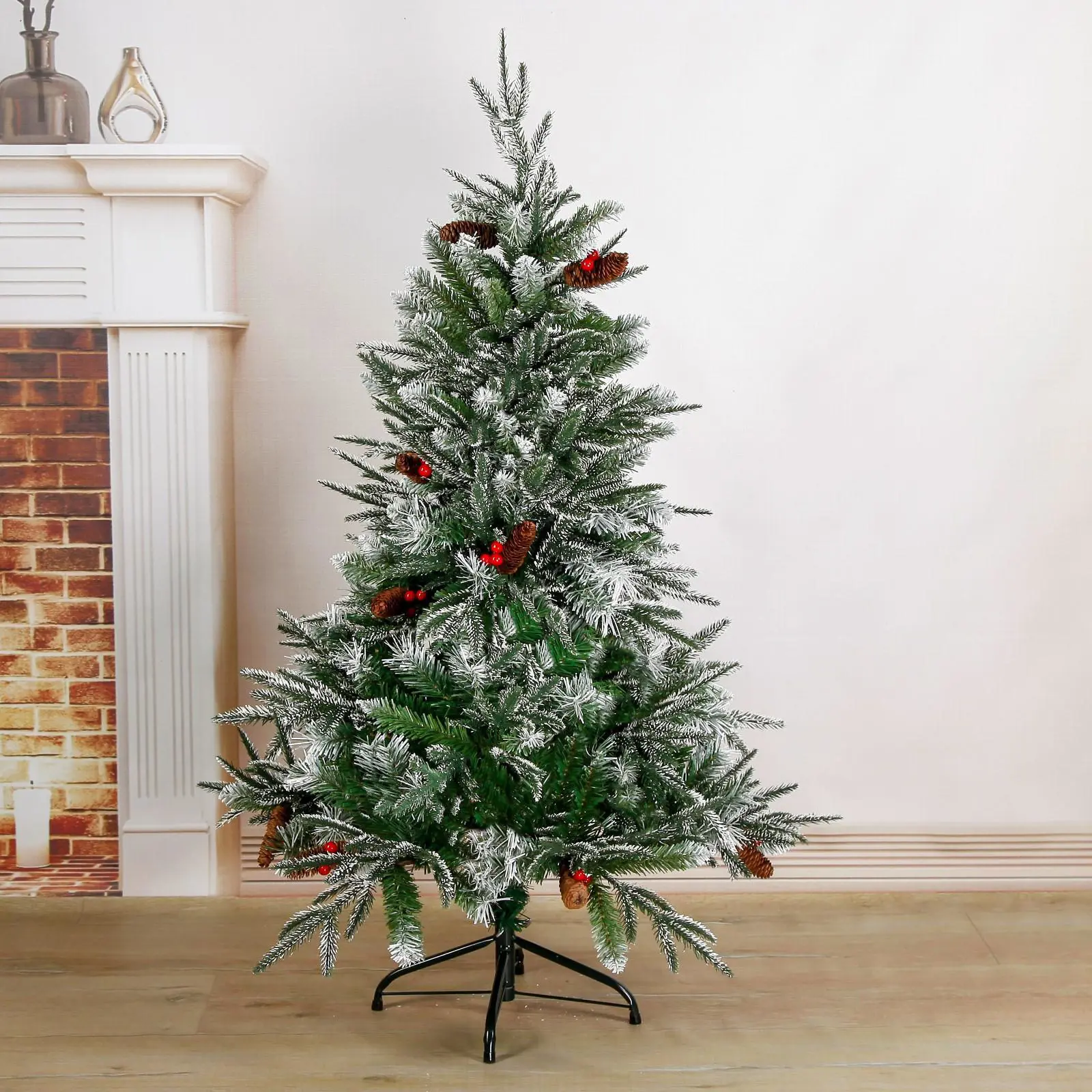 Изображение товара Ель новогодняя искусственная Зимнее волшебство 185428 Виктория заснеженная 150 см