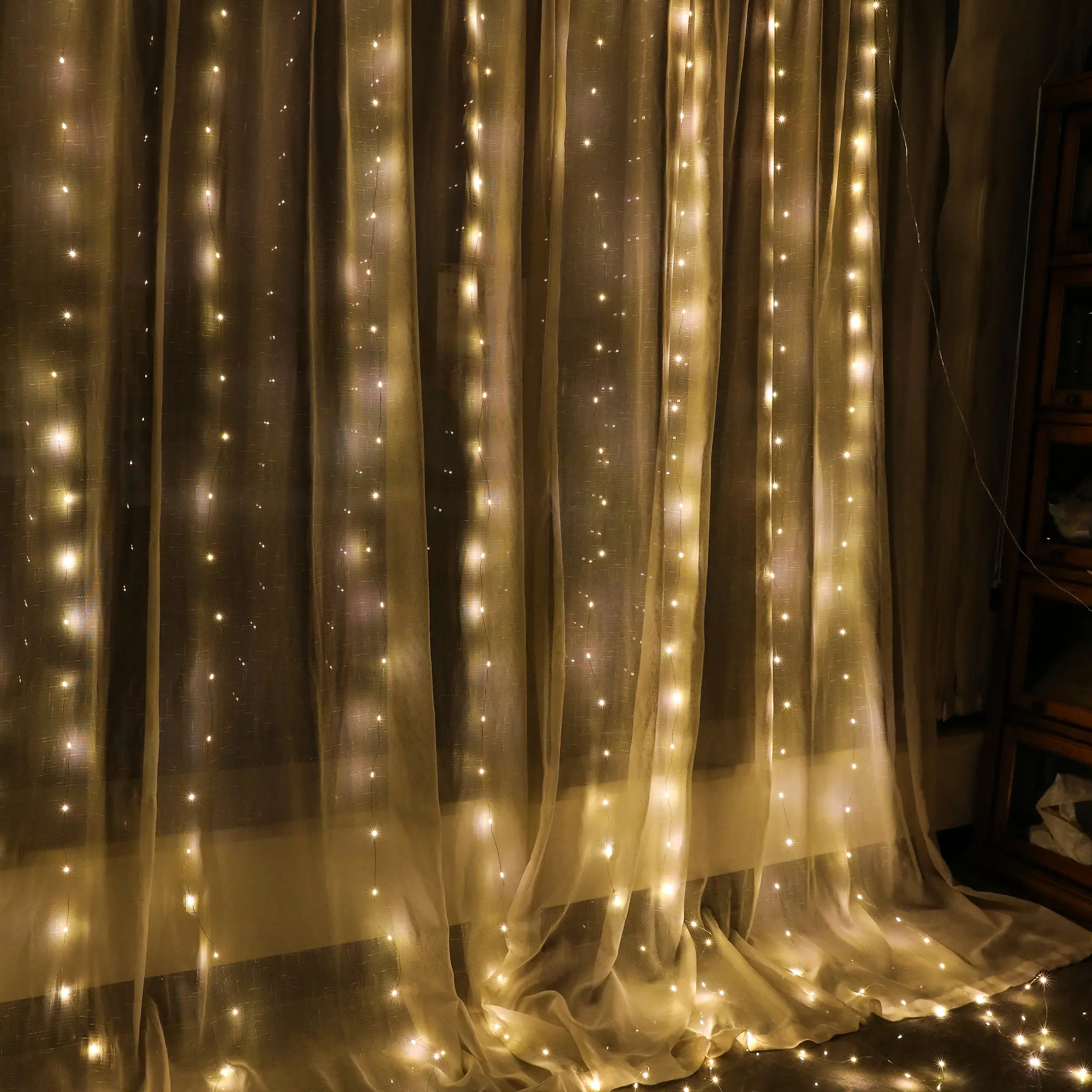 Изображение товара Электрогирлянда Auralight Утренняя роса 6x3 м 450 ламп теплый желтый цвет света 8 режимов работы