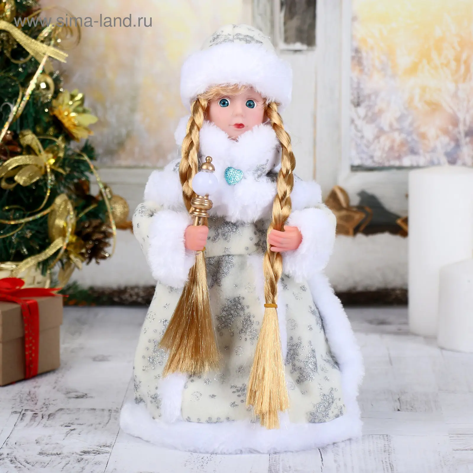 Изображение товара Фигура новогодняя Снегурочка Белая шубка 31 см, с посохом и синей пуговкой