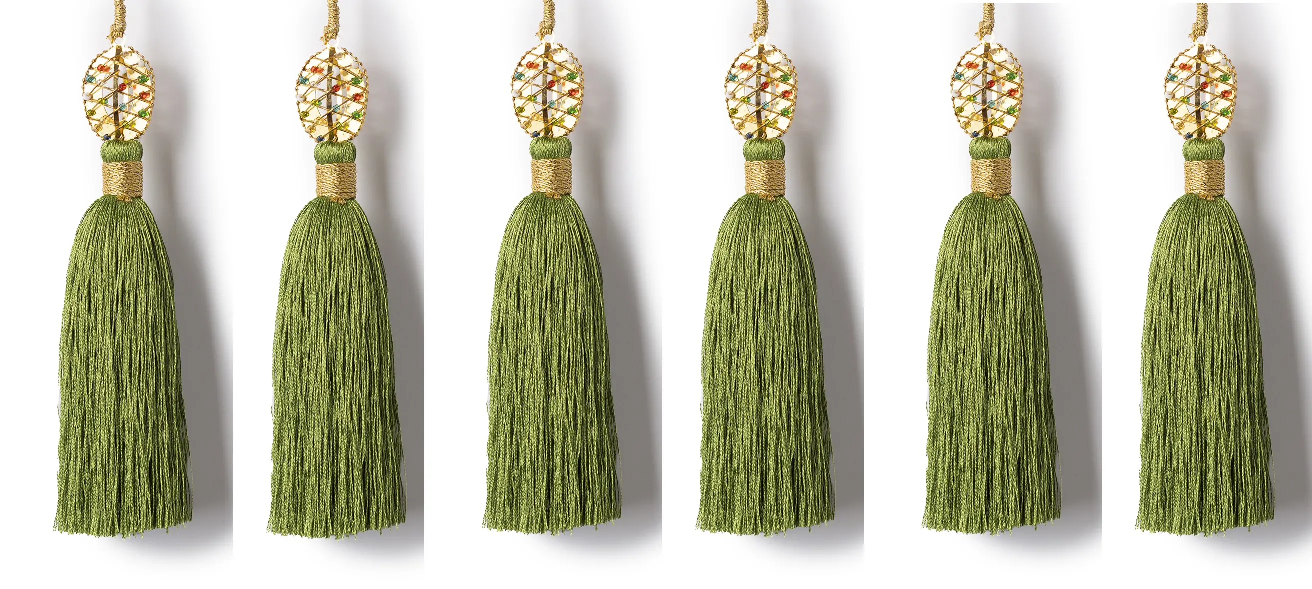 Изображение товара Набор Karlsbach 15325 из 6-ти зеленых кисточек с золотой подвеской 16 см