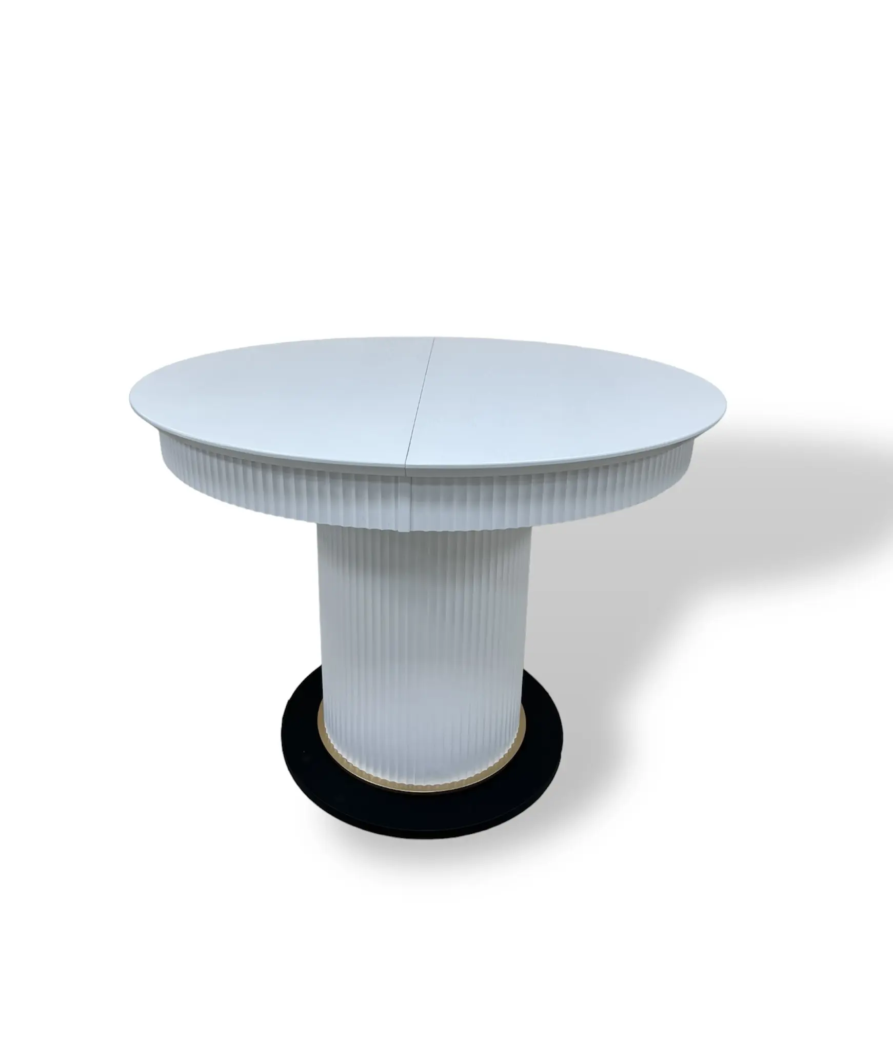 Изображение товара Стол обеденный круглый раскладной Пирамида 26 Lotos 100x100 см МДФ цвет белый/черный