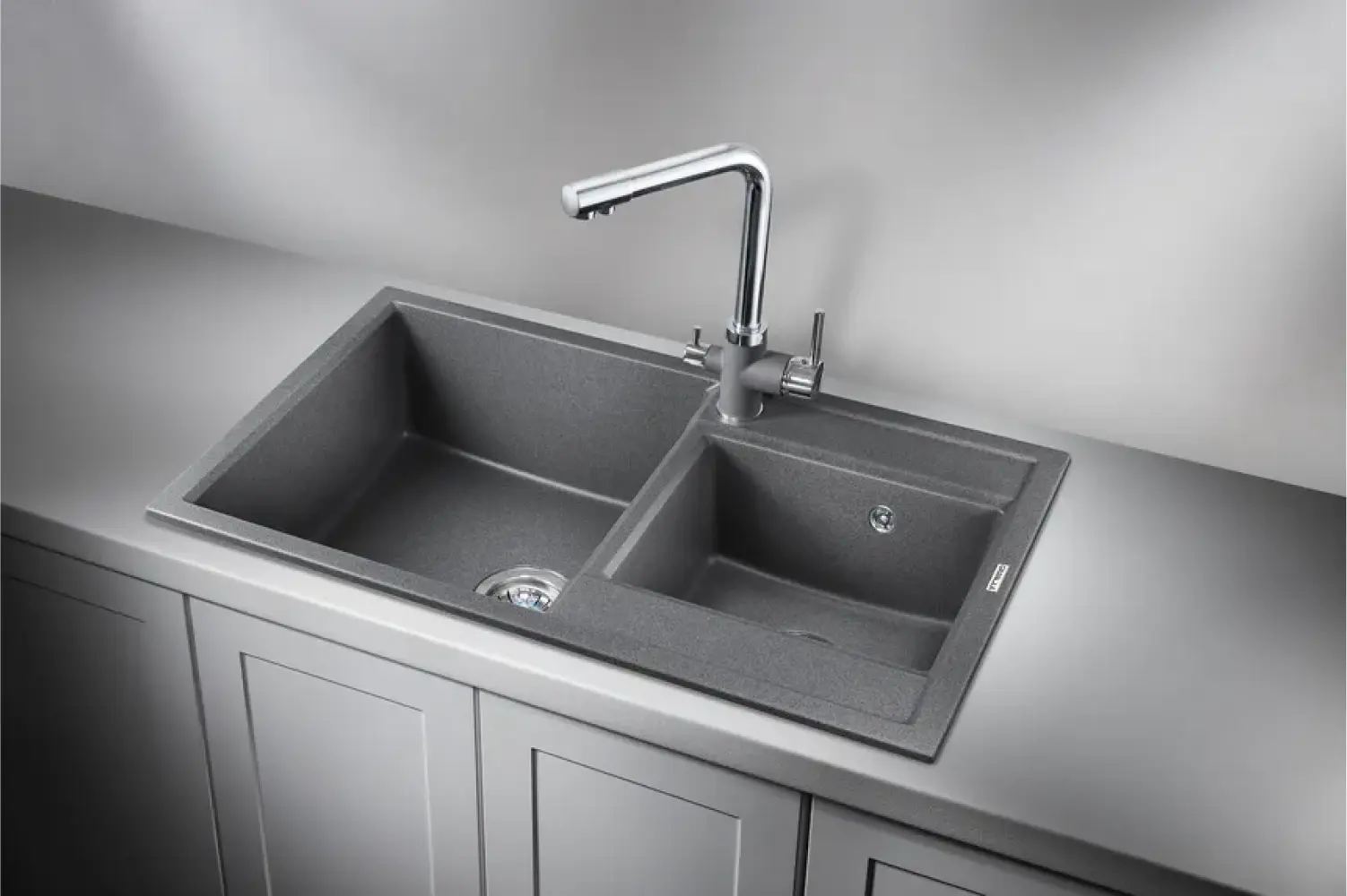 Изображение товара Мойка для кухни врезная Granula GR-8201 50x82 см глубина чаши 19.5 см кварц цвет темно-серый, графит