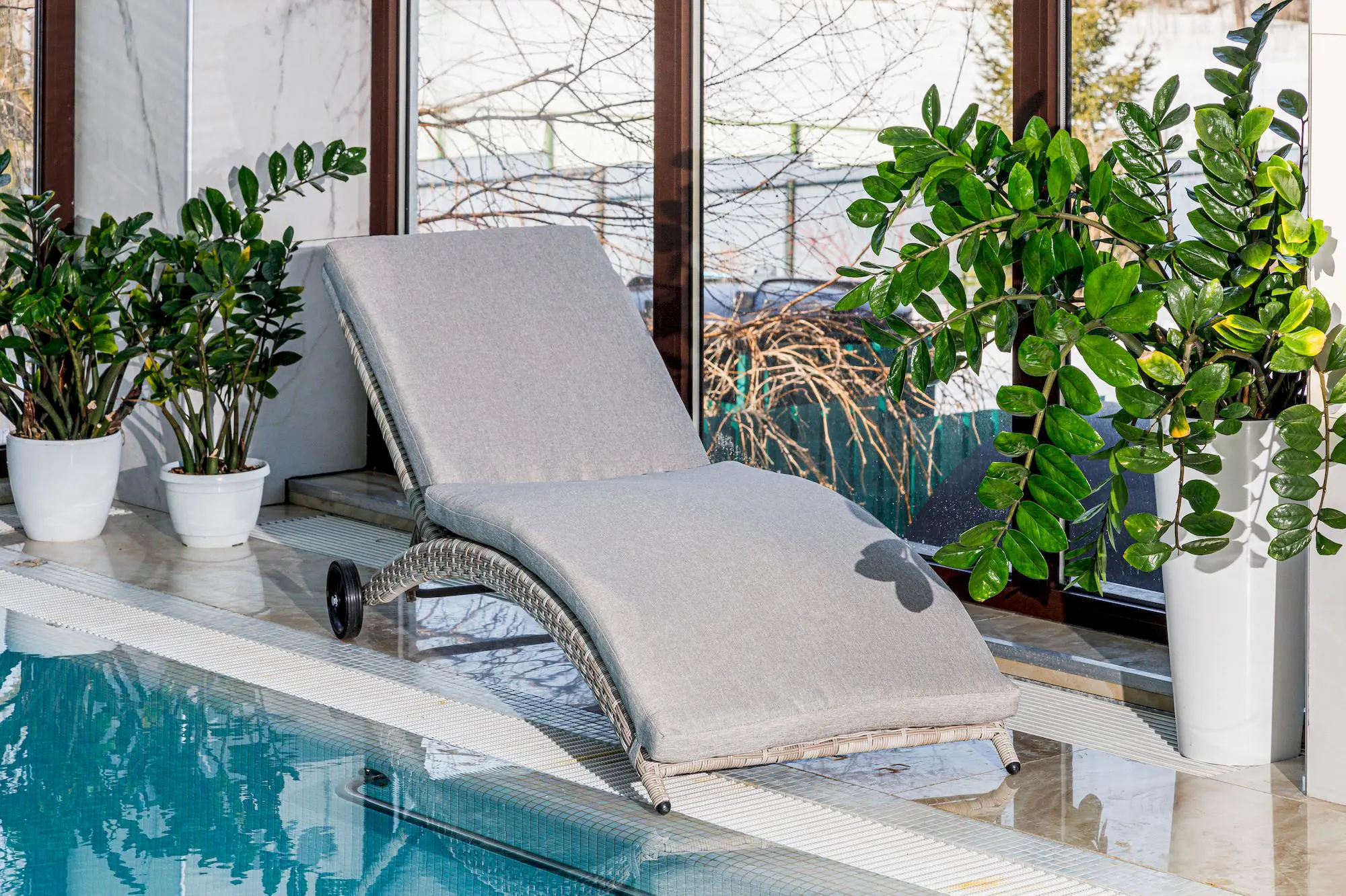 Изображение товара Шезлонг с подушкой складной Royal family Agata 198 x 65 x 35 см сталь/полиэстер бежевый