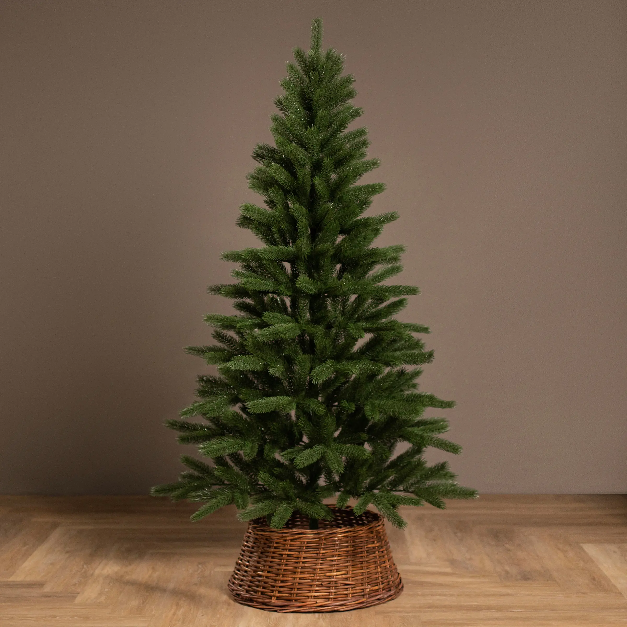 Изображение товара Ель новогодняя искусственная Max christmas ЕЛА-18_1 Аленушка 180 см