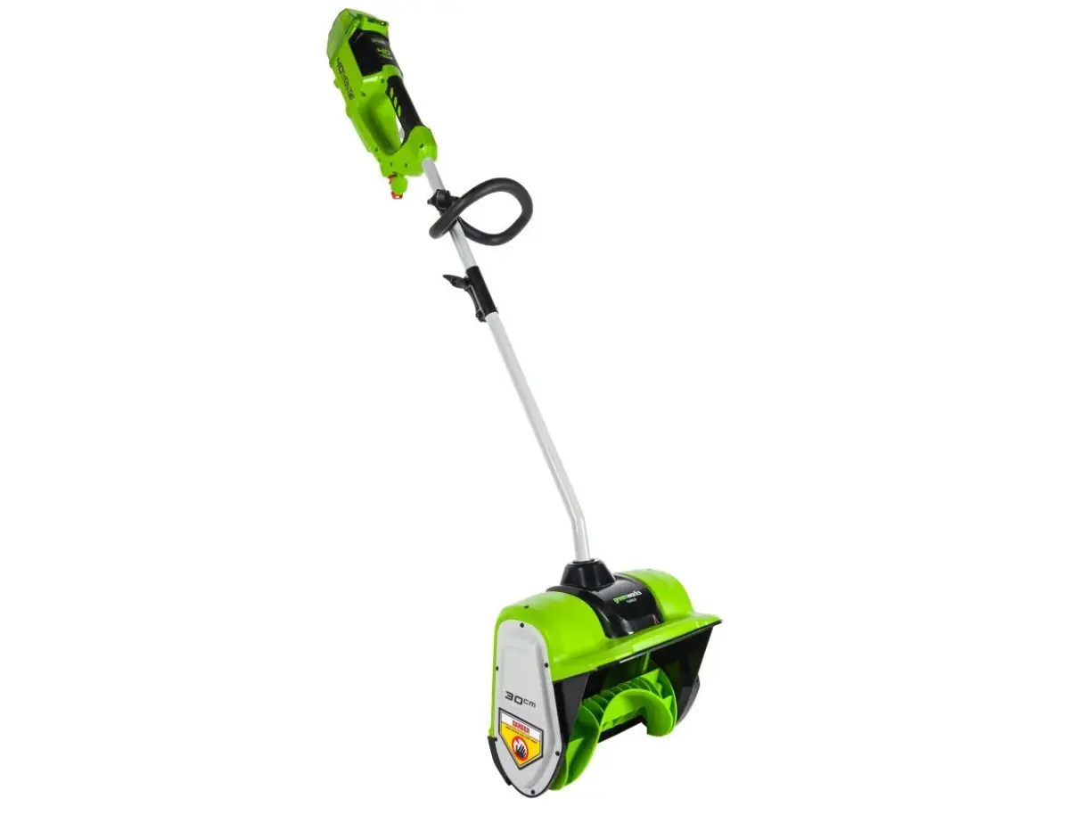 Изображение товара Аккумуляторный снегоуборщик Greenworks GD40SS 40 В, ширина 30 см, легкий и мощный