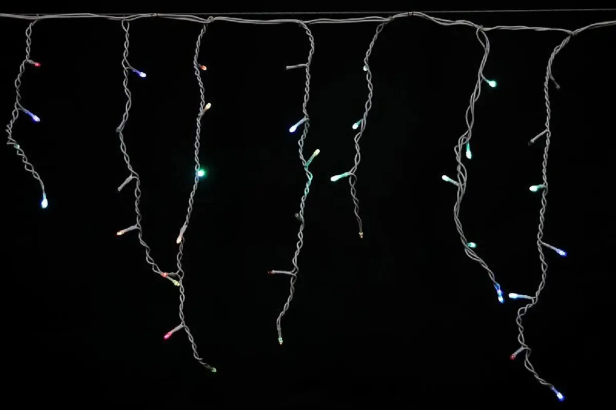 Изображение товара Электрогирлянда универсальная Sneha a-012r RGB бахрома 30x30 м 140 ламп 1 режим работы