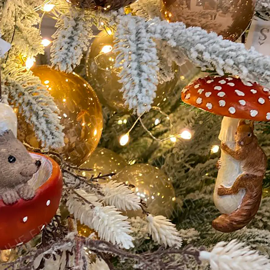 Изображение товара Ель новогодняя искусственная Max christmas Семирамида заснеженная 210 см