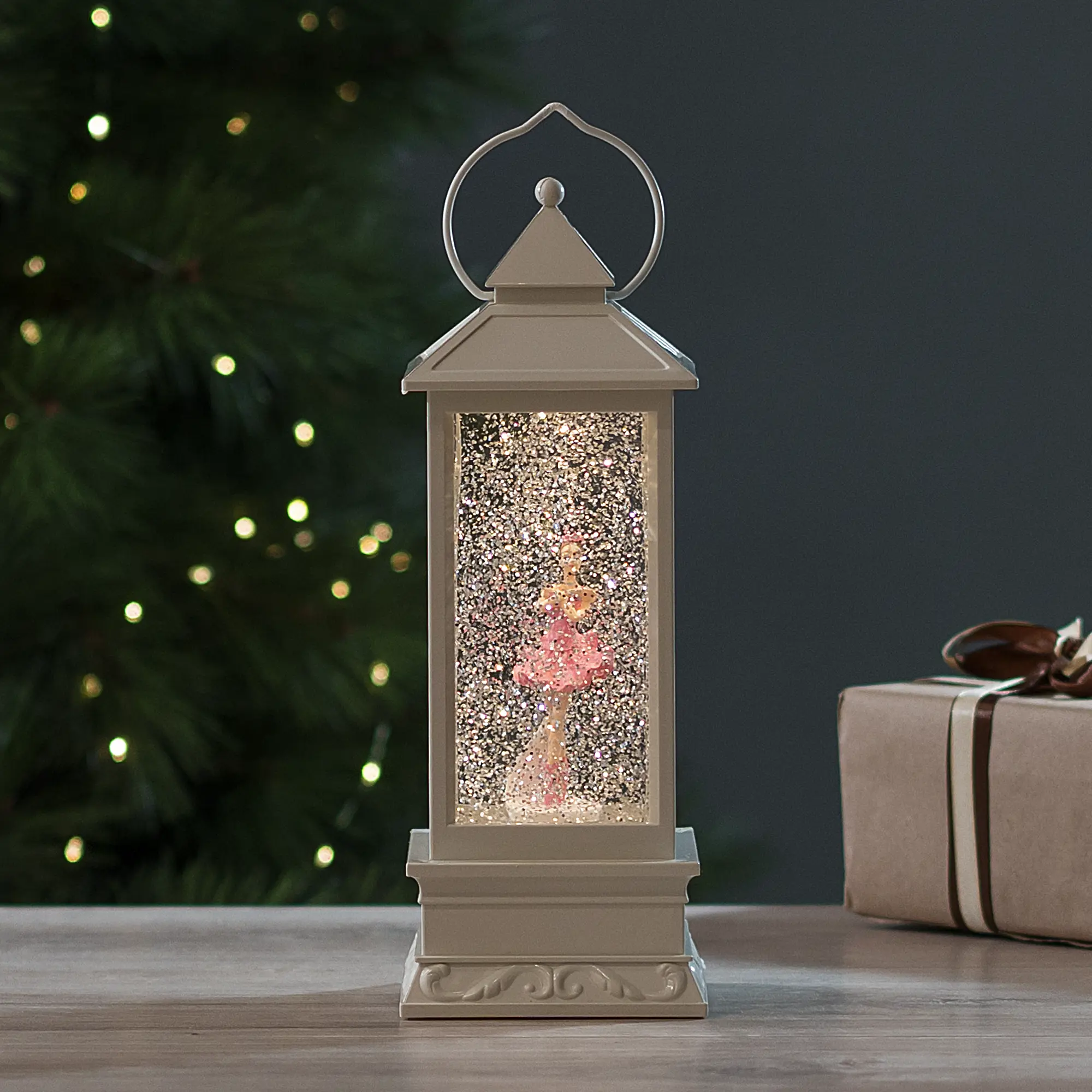 Изображение товара Светодиодный переносной светильник-фонарь декоративный "Балерина" пластик 28см