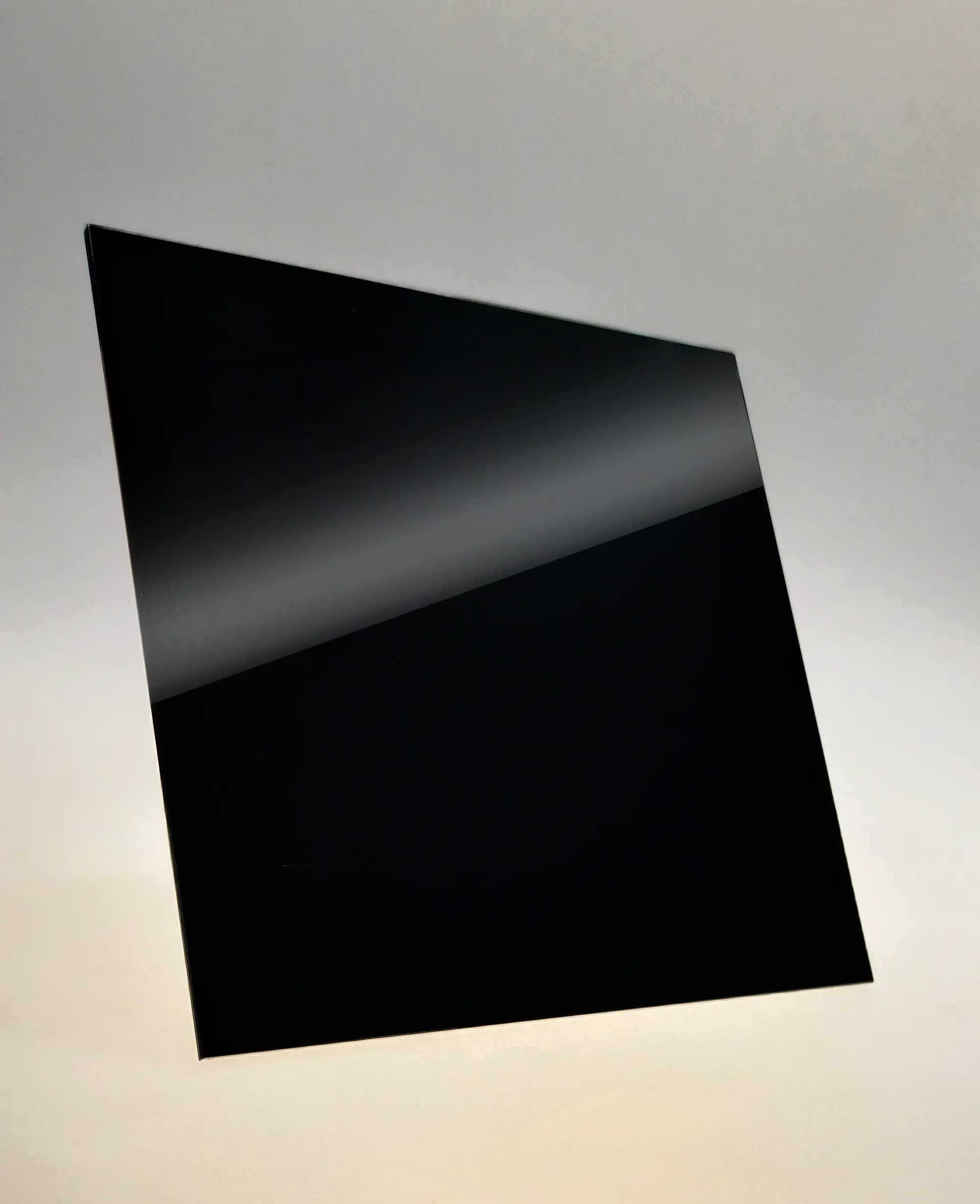 Изображение товара Вентилятор осевой вытяжной Виенто System+ Gorizont D100 мм 26 дБ 105 м³/ч обратный клапан тяговый выключатель цвет черный