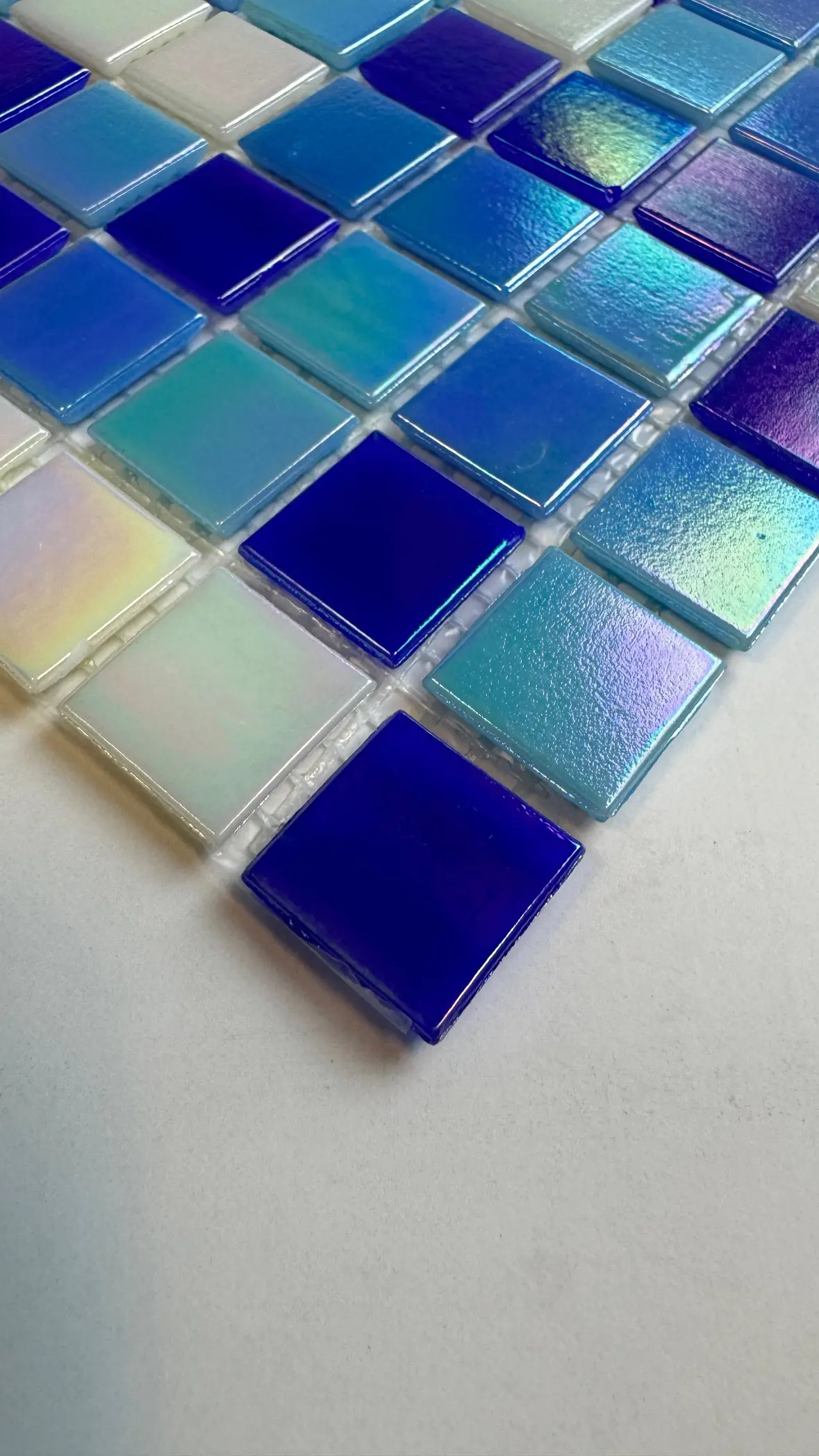 Изображение товара Декоративная мозаика Bonaparte Вива 32.7x32.7 см стекло разноцветный