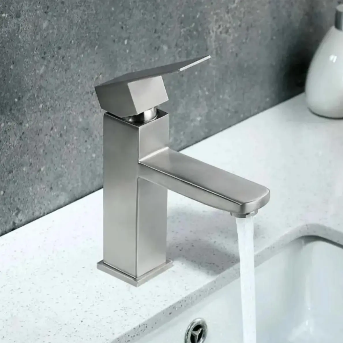 Изображение товара Смеситель для раковины Potato Hotel Still FS8101 однорычажный цвет хром