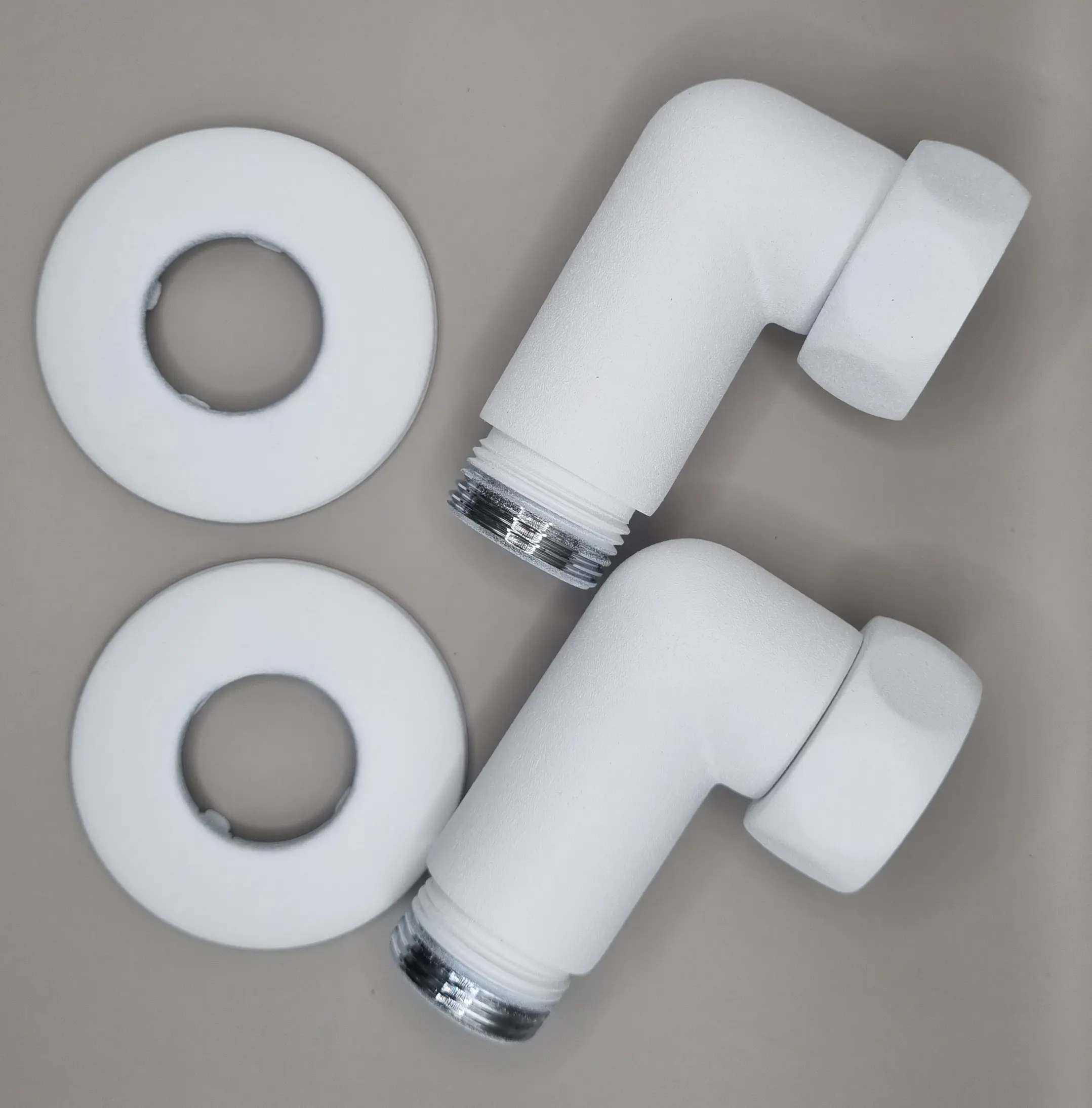 Изображение товара Угловое соединение для полотенцесушителя Laris 1"x3/4" с отражателем белое