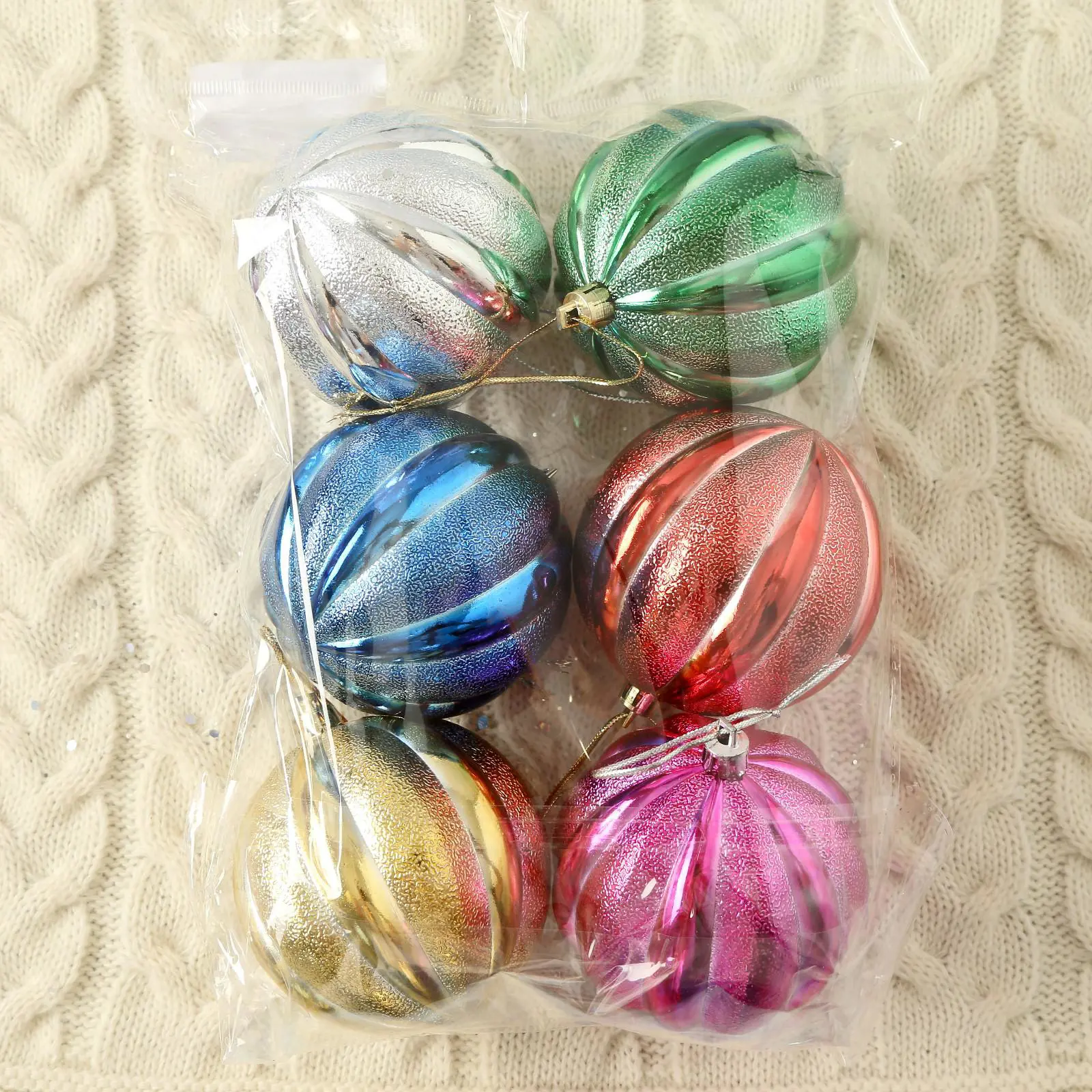 Изображение товара Набор елочных шаров Зимнее волшебство 5043630 8 см пластик разноцветный 6 шт