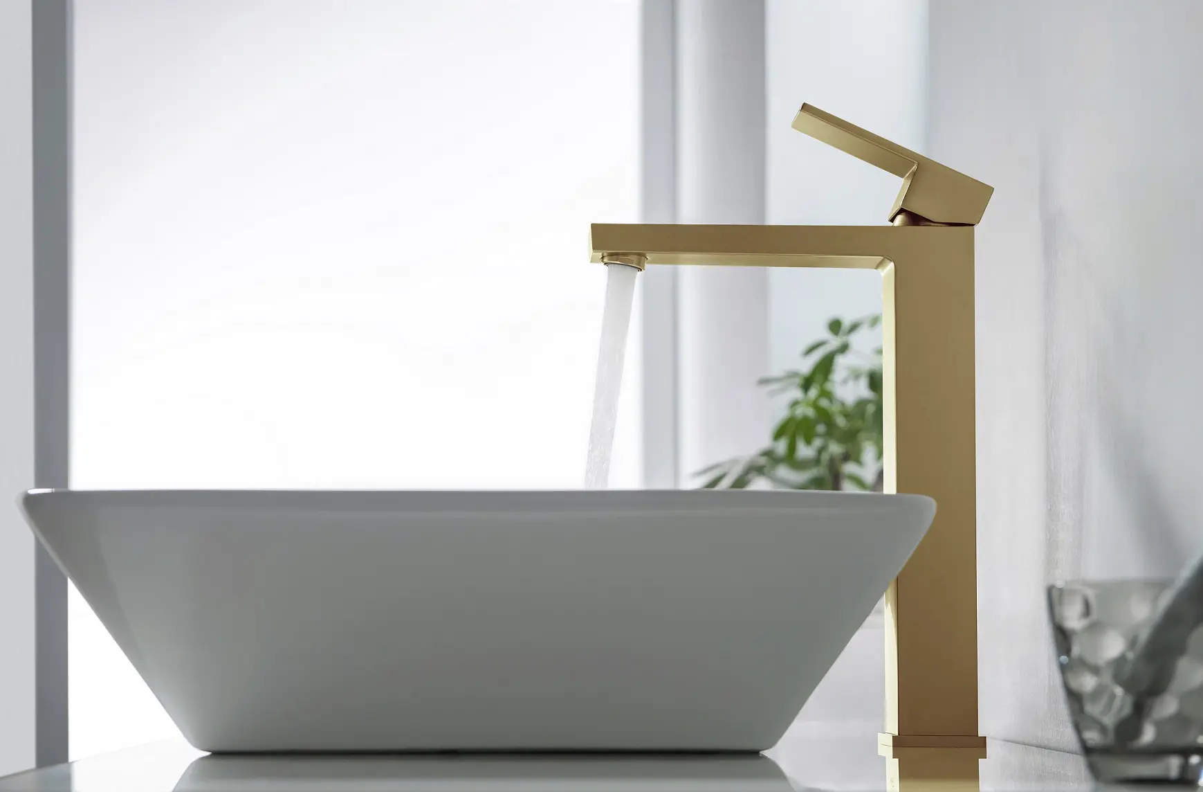 Изображение товара Смеситель для раковины Timo Selene 3011/17F однорычажный цвет золото матовое