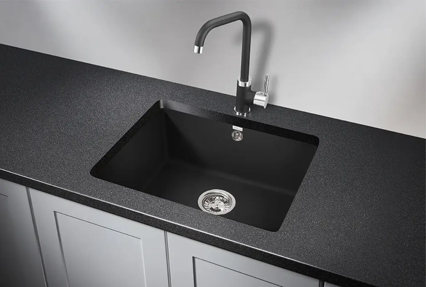 Изображение товара Врезная мойка Granula 55x38x20 см кварц цвет черный