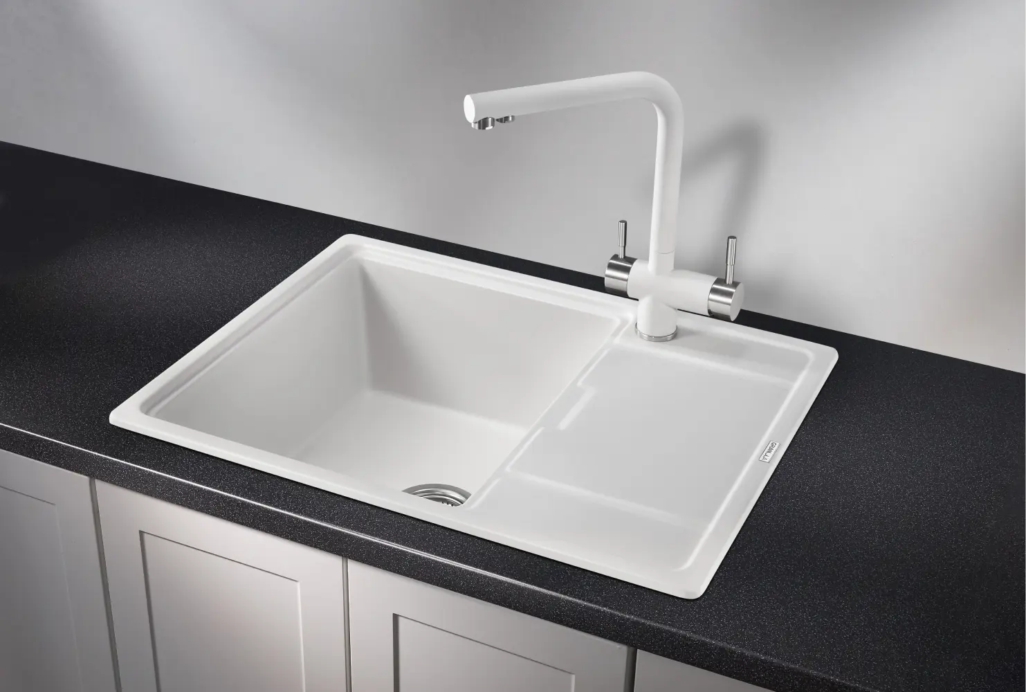 Изображение товара Кухонная мойка GRANULA кварцевая оборачиваемая GR-6503 650x500 мм арктик.