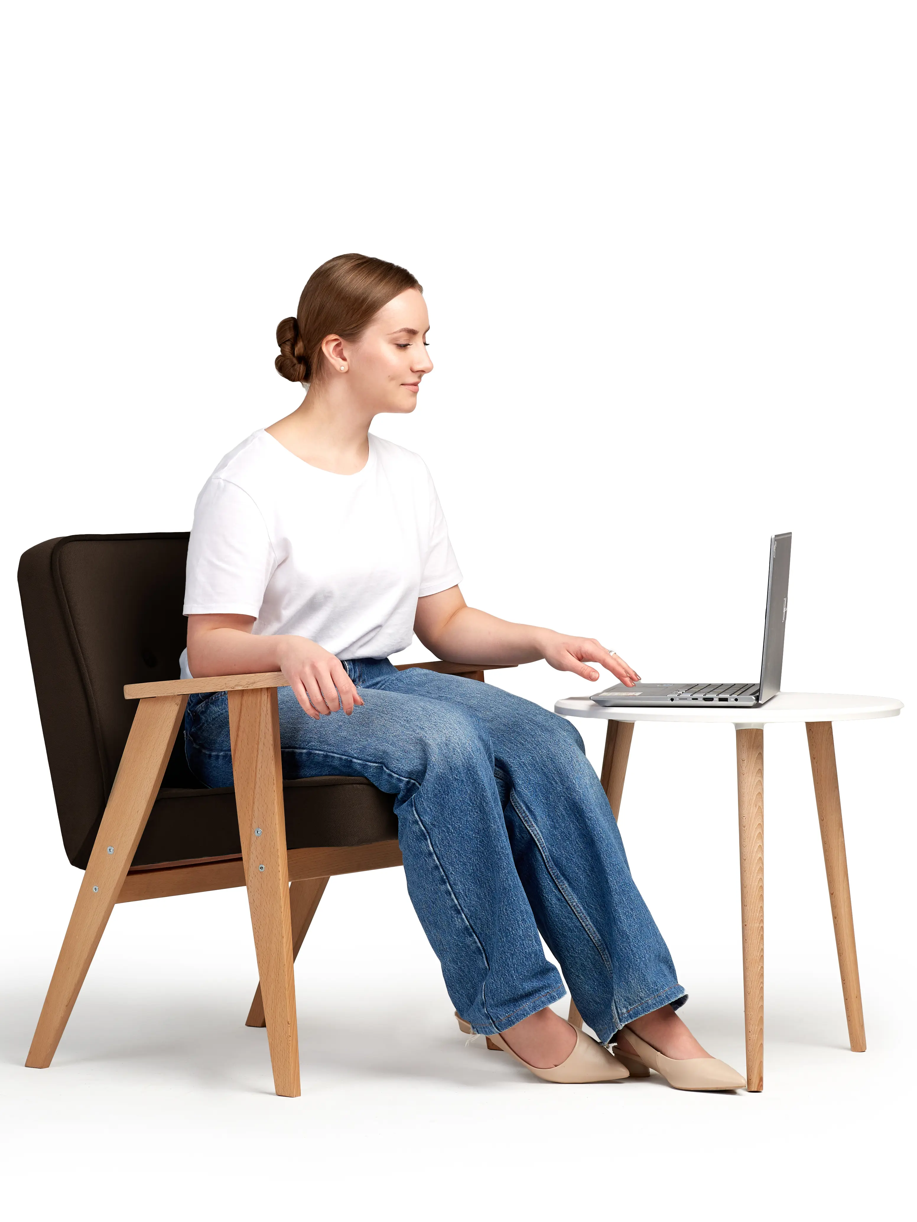 Изображение товара Кресло Несс из массива бука коричневое современное комфортное