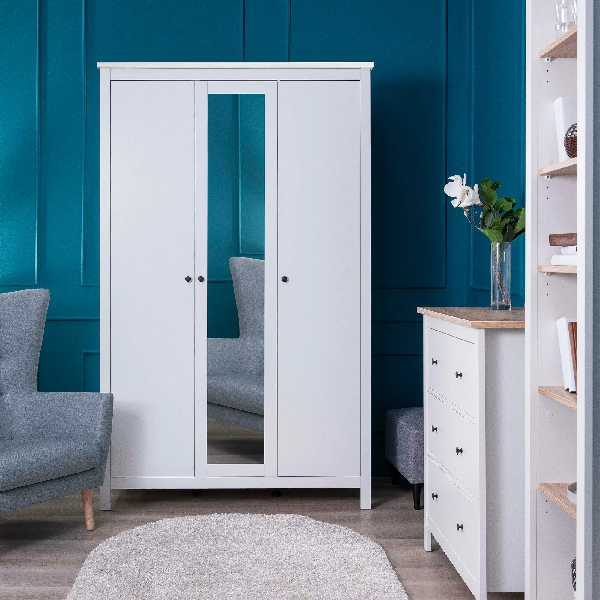 Изображение товара Шкаф для одежды трехдверный Гуд Лакк 132x215.5x64.6 см 3 двери с зеркалом ДСП цвет белый