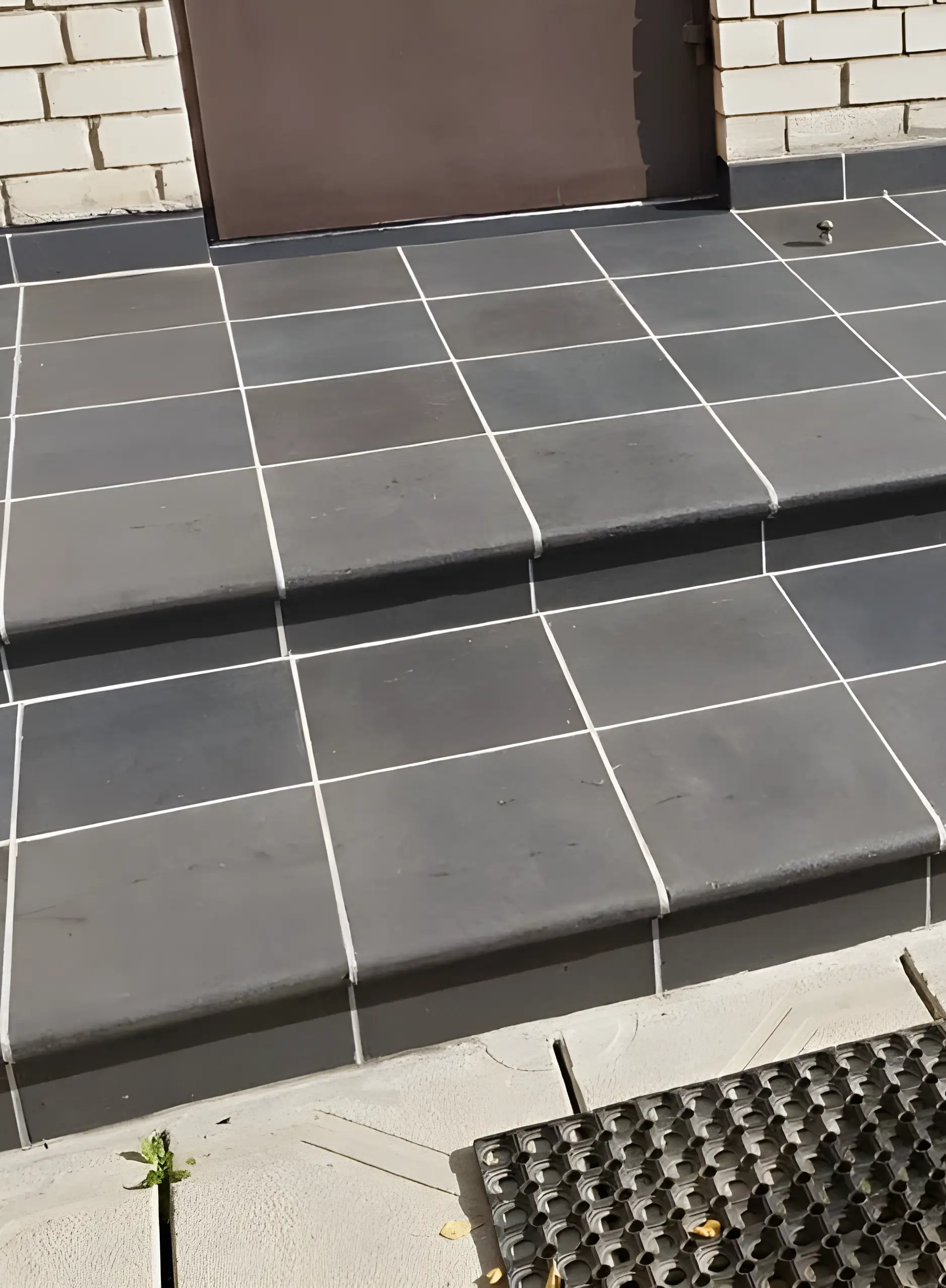 Изображение товара Плитка для лестниц и ступеней Weeco 33x33 см мокрый асфальт ударопрочная морозостойкая