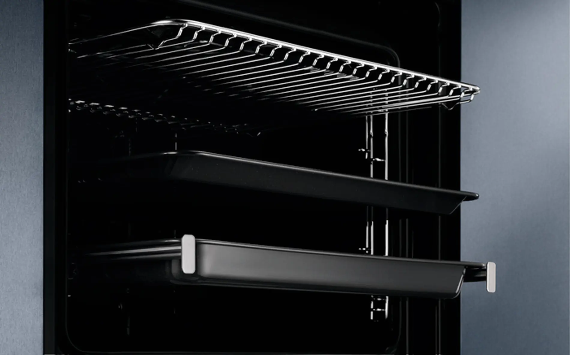 Изображение товара Встраиваемый духовой шкаф Electrolux EOF5C50BZ 59.4х59х56 см цвет чёрный