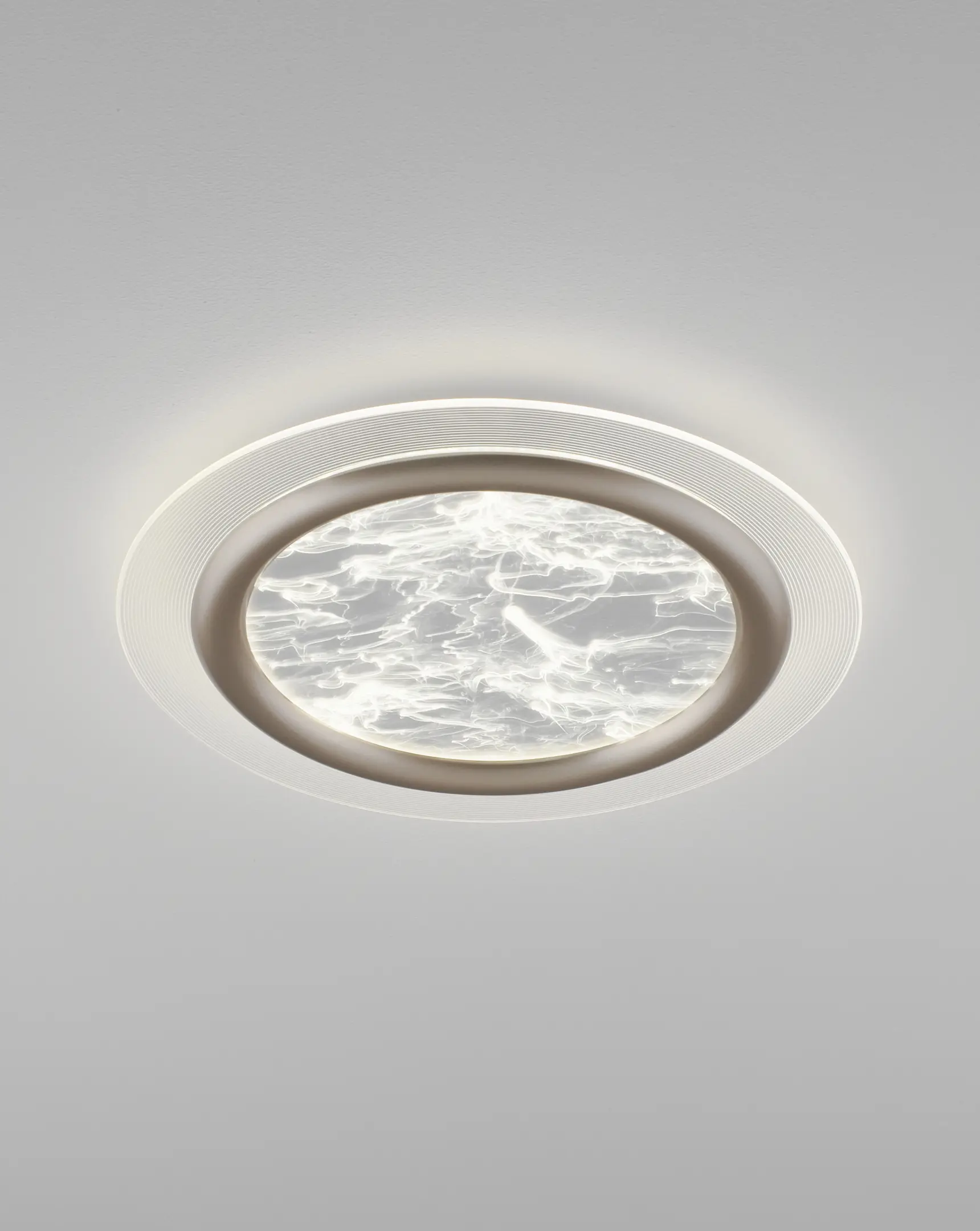 Изображение товара Светильник настенно-потолочный светодиодный Moderli Valery V11381-cl с пультом управления 15 м² регулируемый белый свет цвет белый