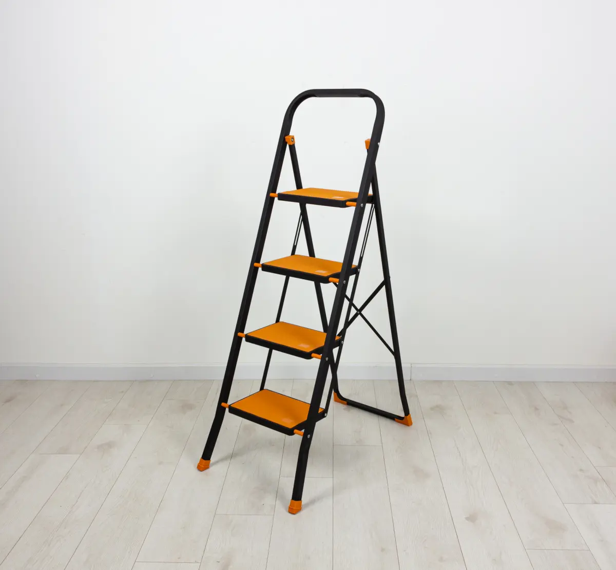 Изображение товара Стальная стремянка Joy Home Tiger 13239 4 ступени до 150 кг