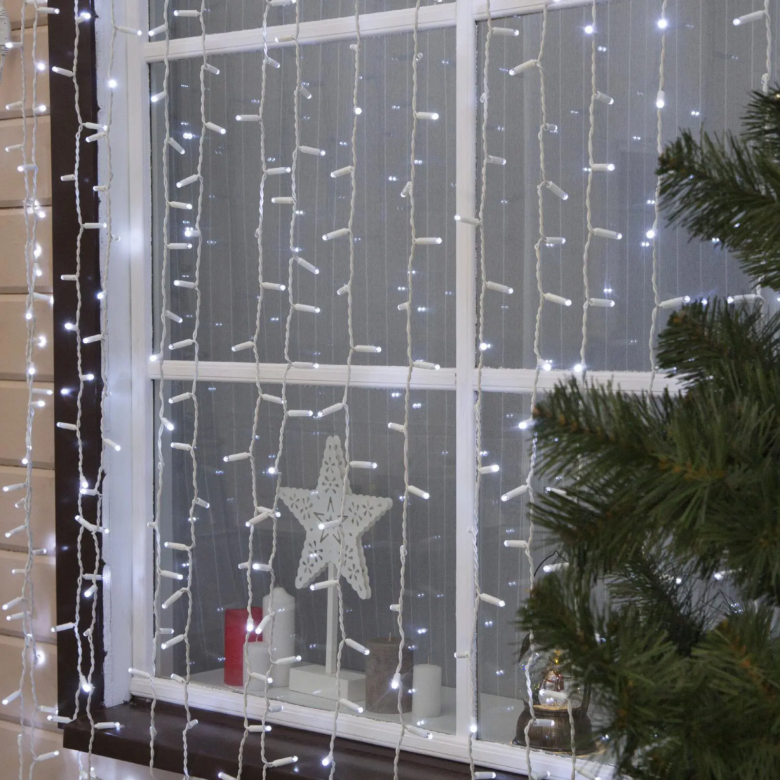 Изображение товара Электрогирлянда универсальная Luazon lighting 3584261 занавес 2x2 м 760 ламп холодный белый 1 режим работы
