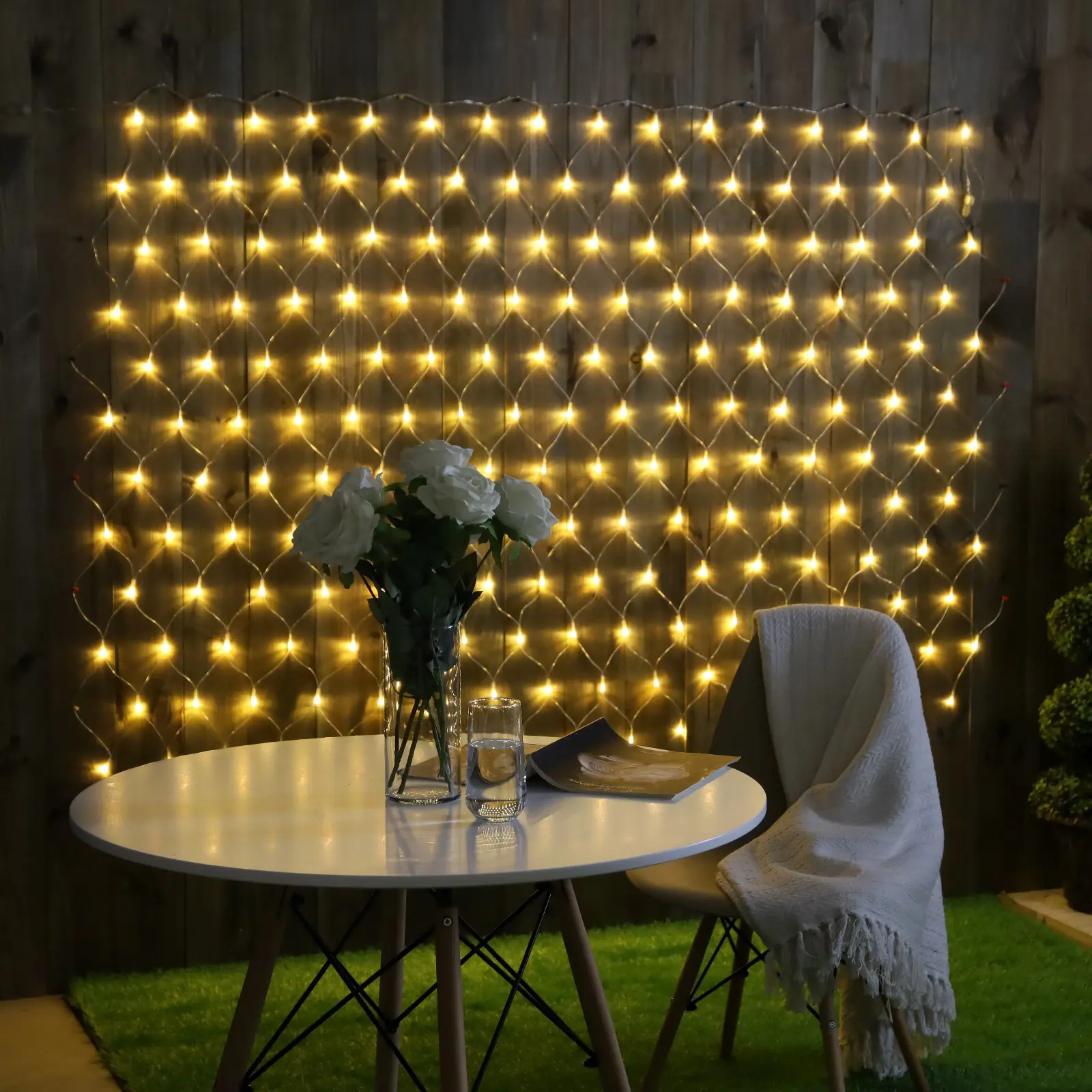 Изображение товара Электрогирлянда универсальная Luazon lighting 2361694 сеть 2x2 м 192 ламп теплый белый 1 режим работы