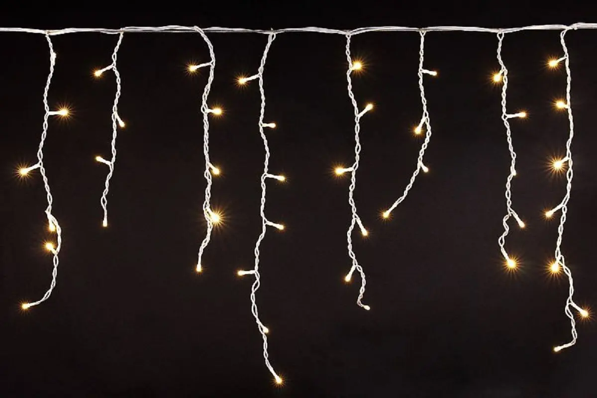 Изображение товара Электрогирлянда универсальная Sneha a-012r ww бахрома 30x30 м 140 ламп 1 режим работы