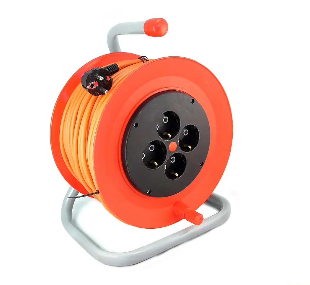 Изображение товара Удлинитель на катушке Lux 25125 ПВС 3x1.5 25 м 4 розетки 3500 Вт с заземлением IP20 цвет оранжевый/черный/серый