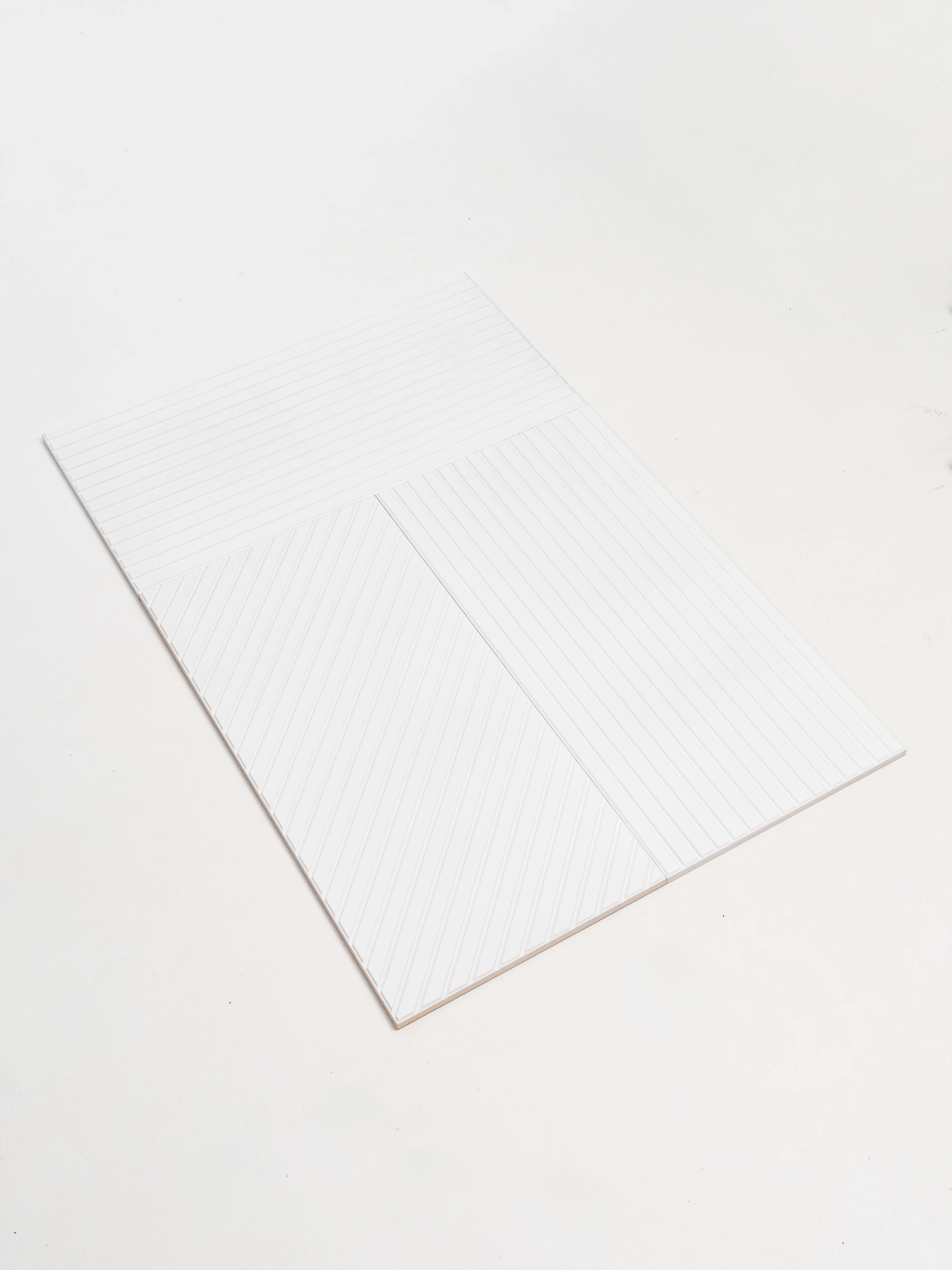 Изображение товара Стеновая панель 3D Alberodiarte белый, оргстекло, геометрический рисунок, 600х300 мм