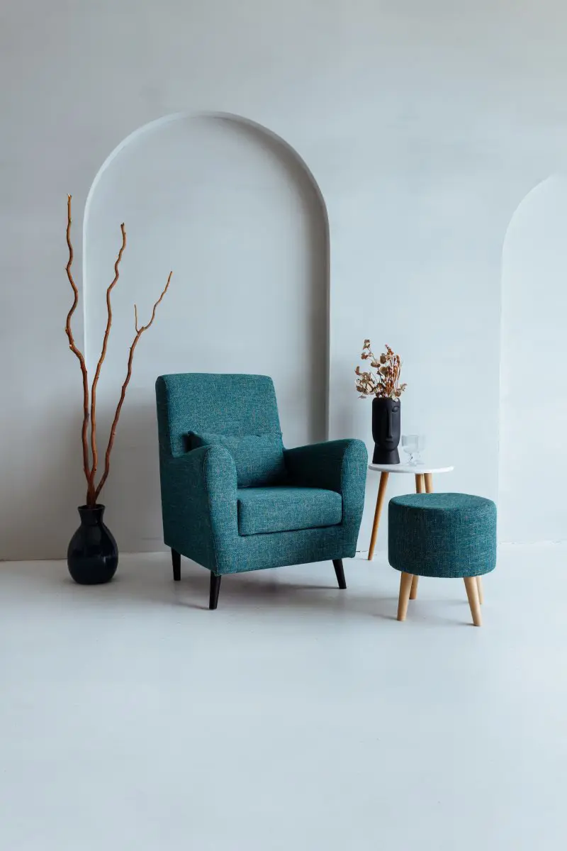 Изображение товара Кресло Либерти мягкое обивное из ткани с эргономикой и подарочными накладками