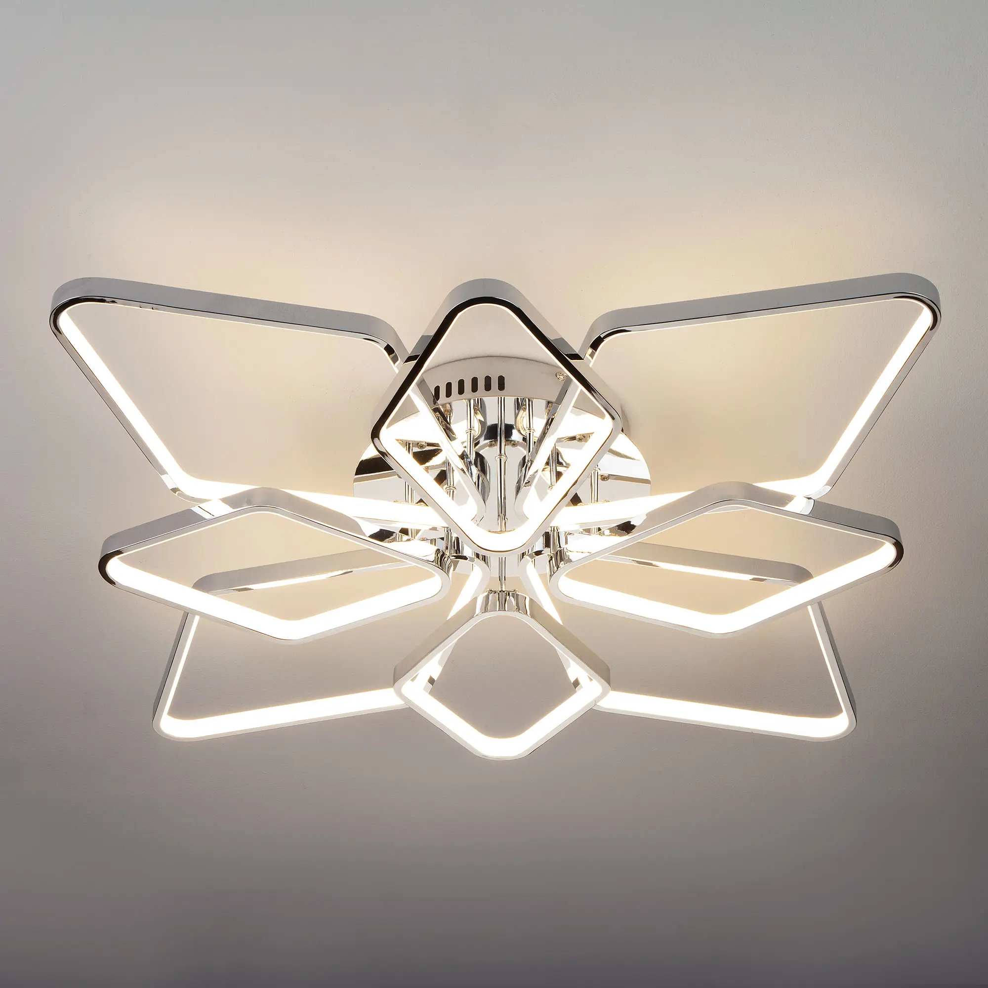 Изображение товара Люстра потолочная светодиодная Eurosvet 90081/8 хром 29 м² нейтральный белый свет цвет серый/серебристый