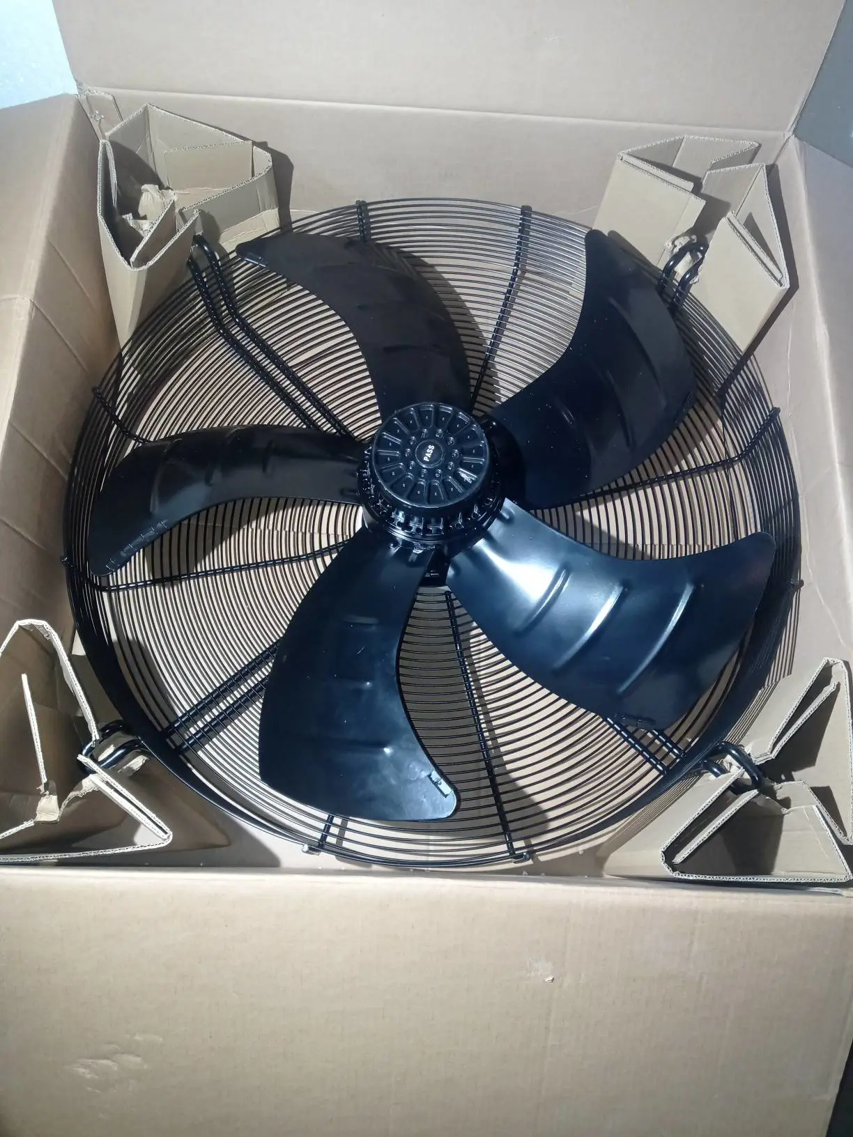 Изображение товара Осевой вытяжной вентилятор MAER 800мм черный с высоким расходом воздуха