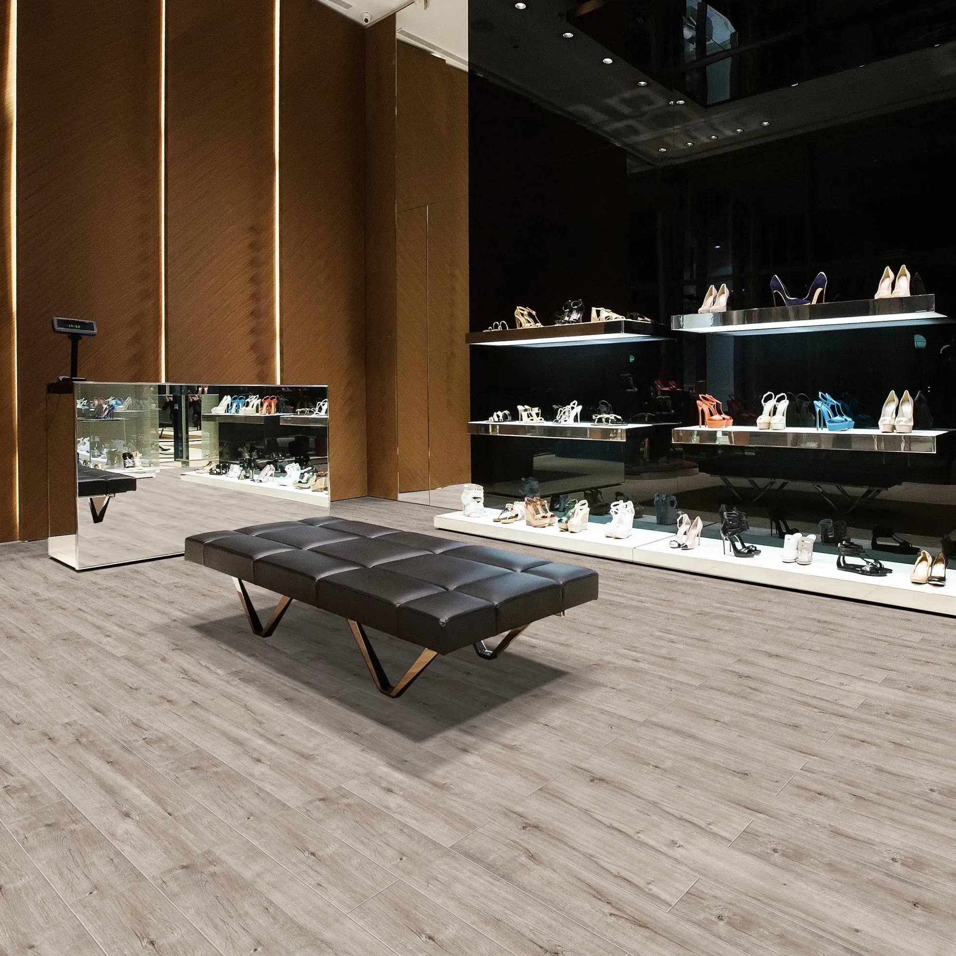 Изображение товара SPC ламинат Royal Spring Sense Дуб Кааба 4 мм водостойкий 42 класс 2.16 м²