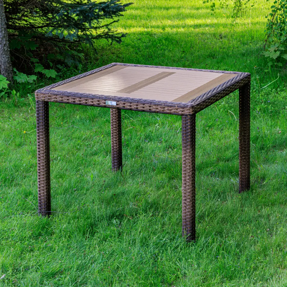 Изображение товара Стол садовый Royal Family Amelia 90x90 см из искусственного ротанг с композитной столешницей