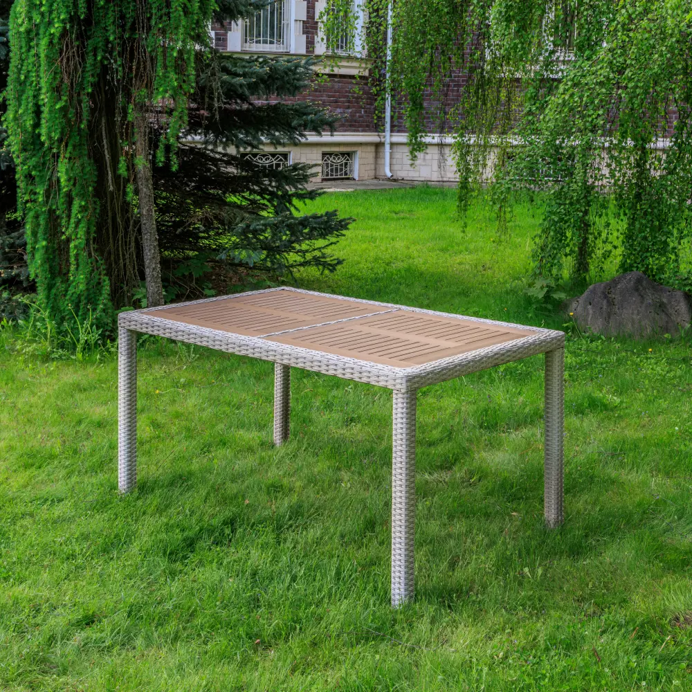 Изображение товара Нераздвижной садовый стол Royal family Amelia 150 см x 90 см x 75 см искусственный ротанг бежевый