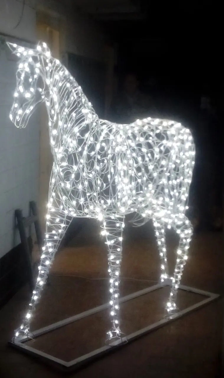Изображение товара Электрическая светящиеся фигура Конь 400 LED 150x170x30 см теплый белый свет