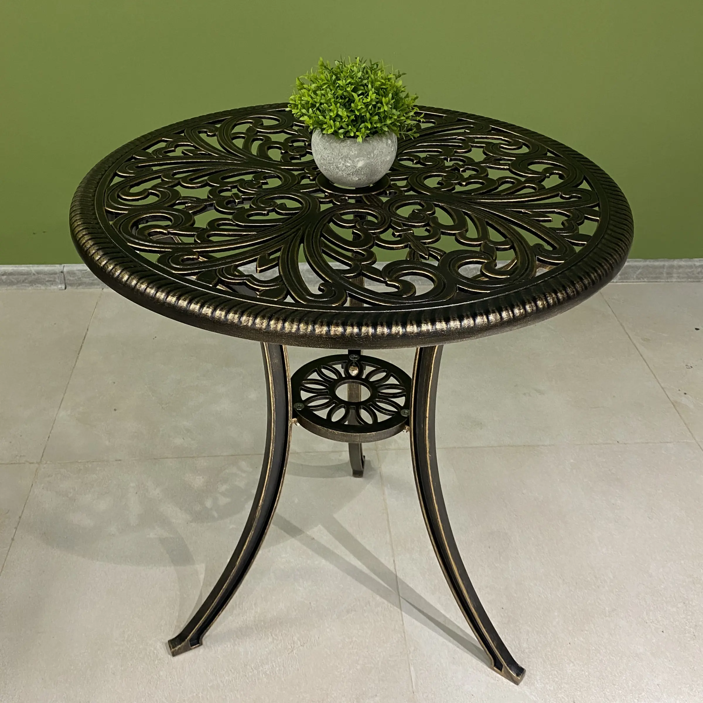 Изображение товара Стол садовый Royal family WILHELM 60 см x 60 см x 70 см алюминий черный