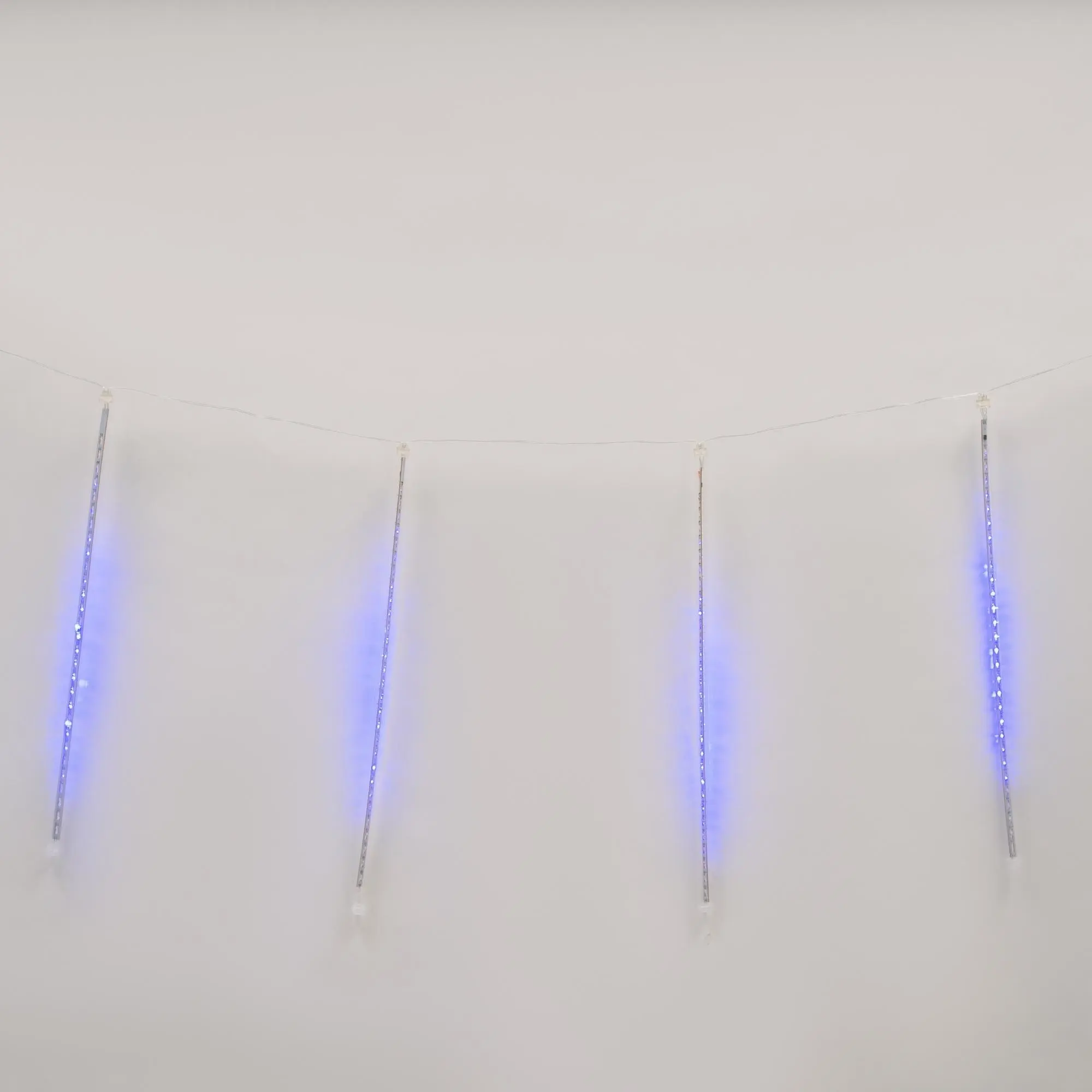 Изображение товара Электрогирлянда светодиодная сосульки 2x0.3 м 168 ламп синий свет