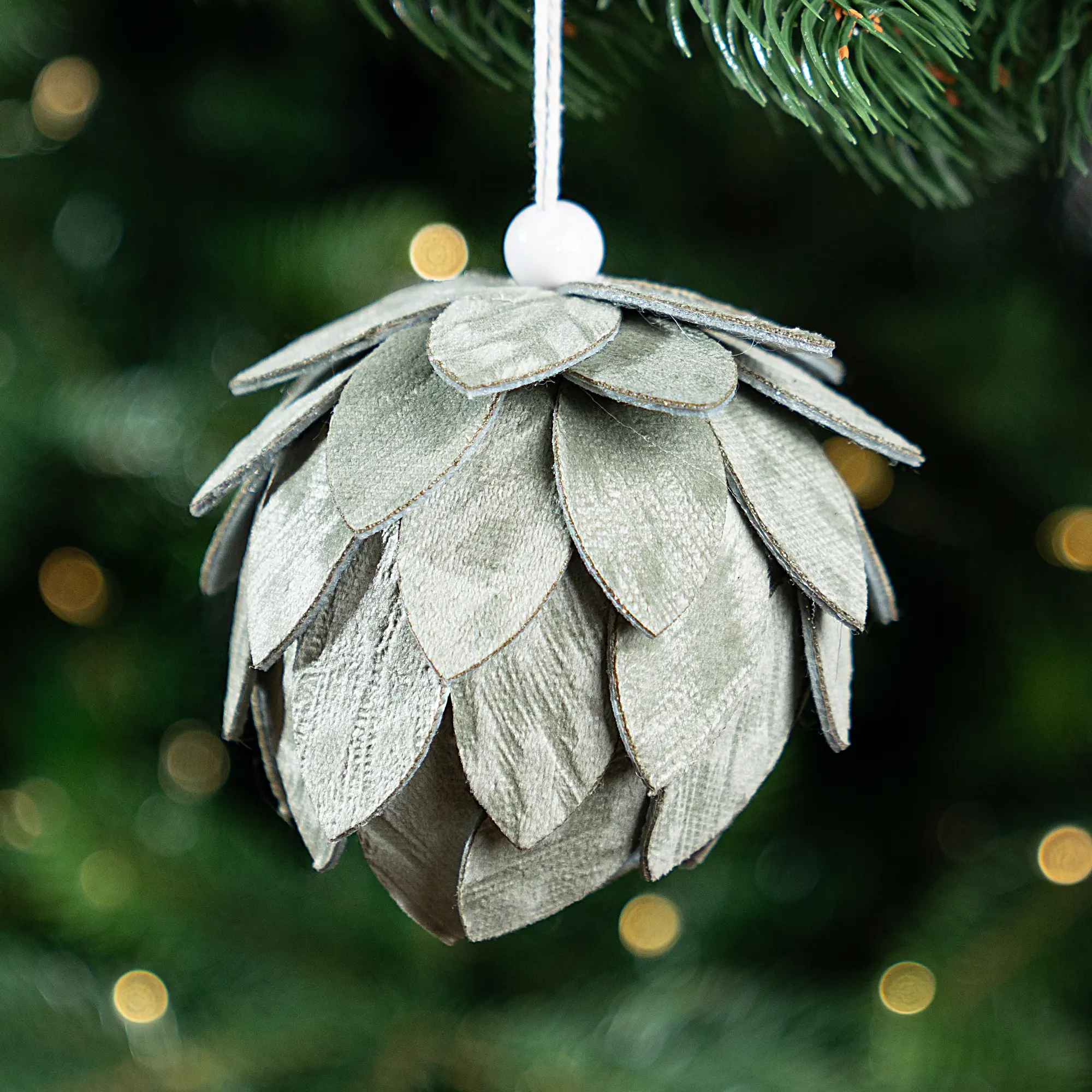 Изображение товара Шар елочный KREAFORTA с лепестками ø8 см зеленый