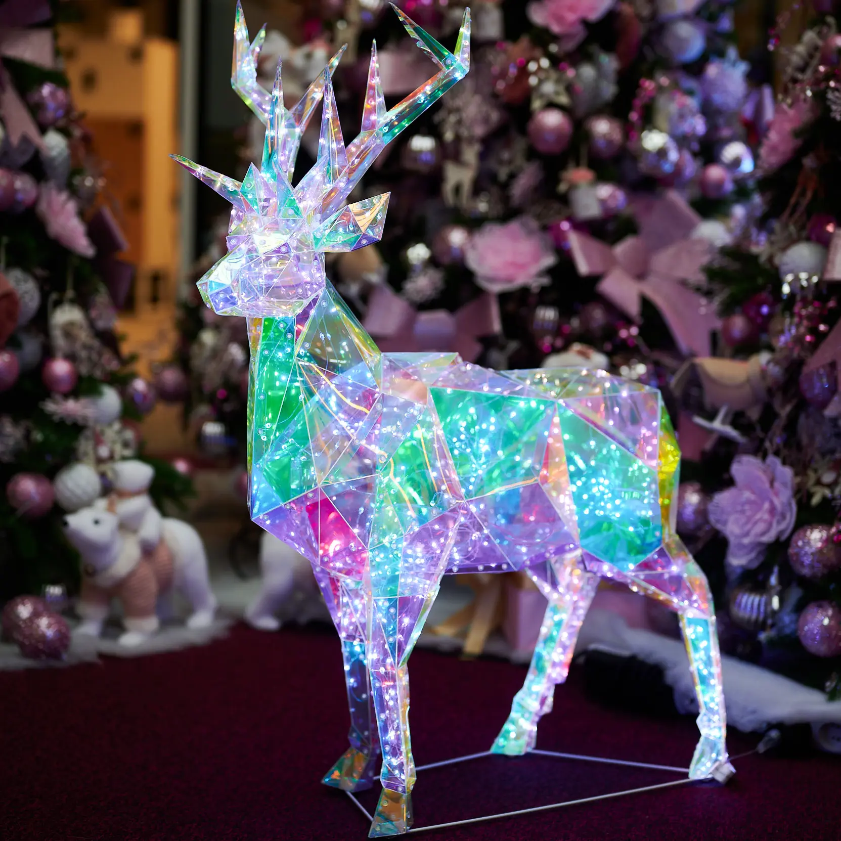 Изображение товара Светящаяся электрическая фигура KREAFORTA Олень 500 светодиодов h90 см прозрачный