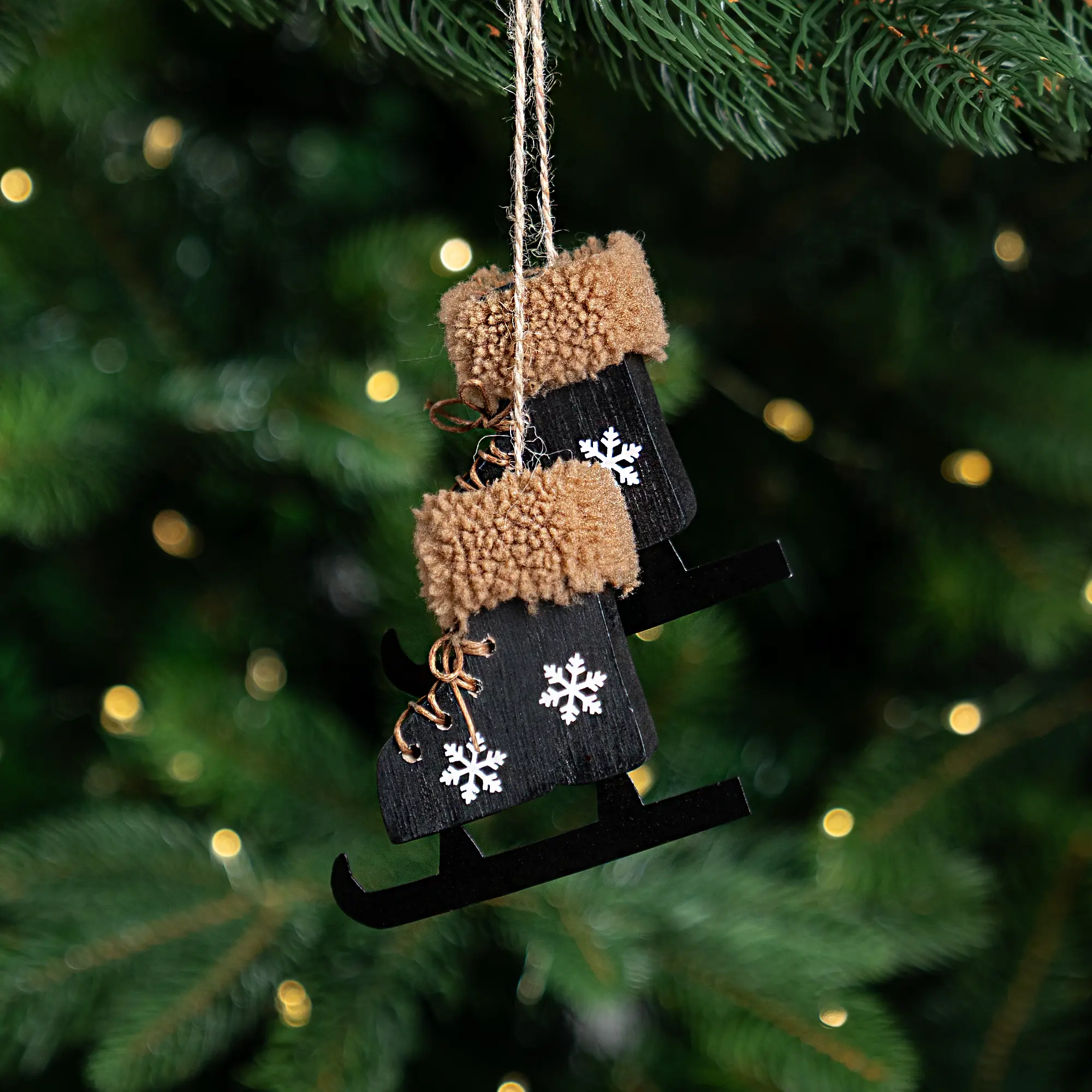 Изображение товара Украшение декоративное подвесное KREAFORTA Коньки 18 см черный