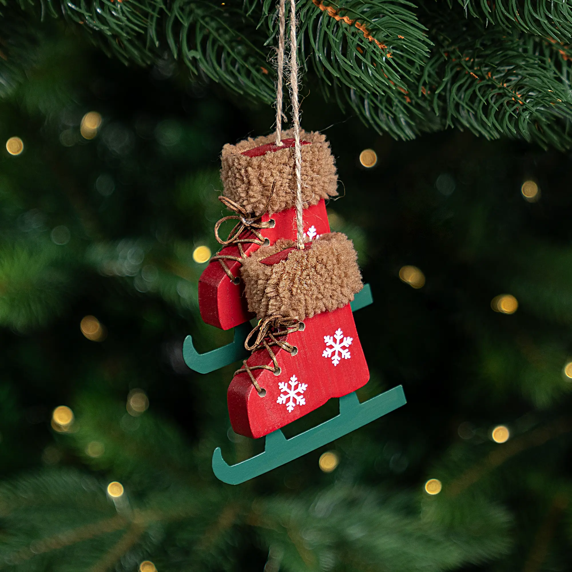 Изображение товара Украшение декоративное подвесное KREAFORTA Коньки 18 см красный