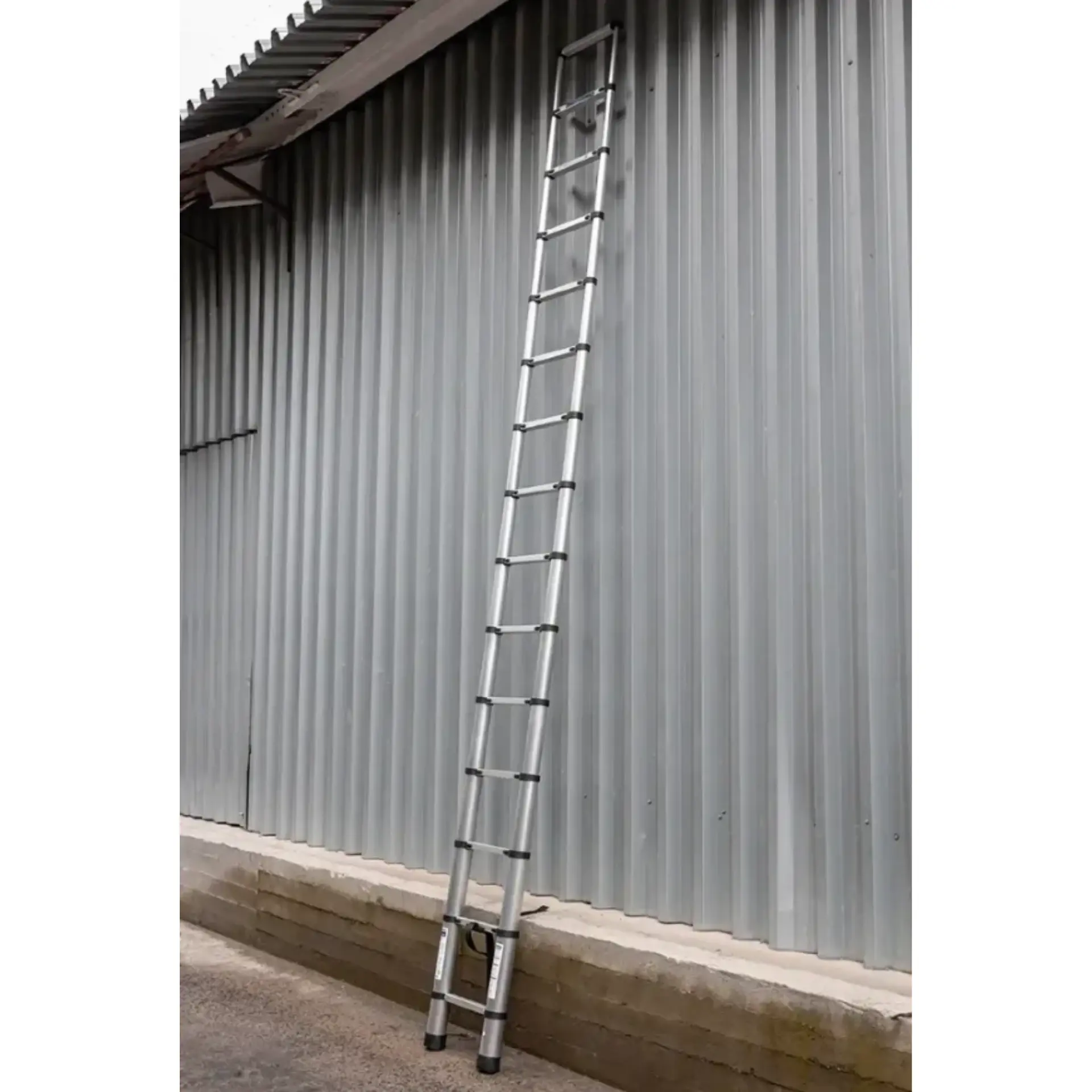 Изображение товара Лестница телескопическая Scheppach 4.4м 1-секционная 15 ступеней