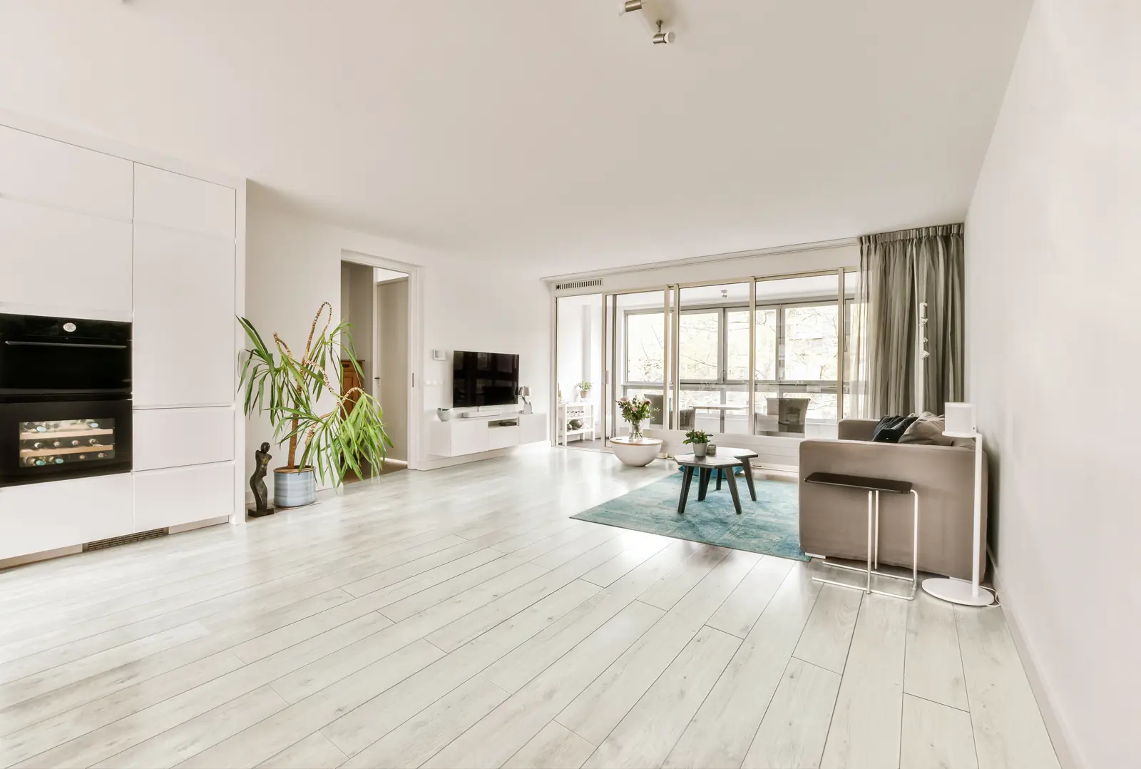 Изображение товара Ламинат Greenwald Romantica Дуб Альбасет 33 класс 8 мм