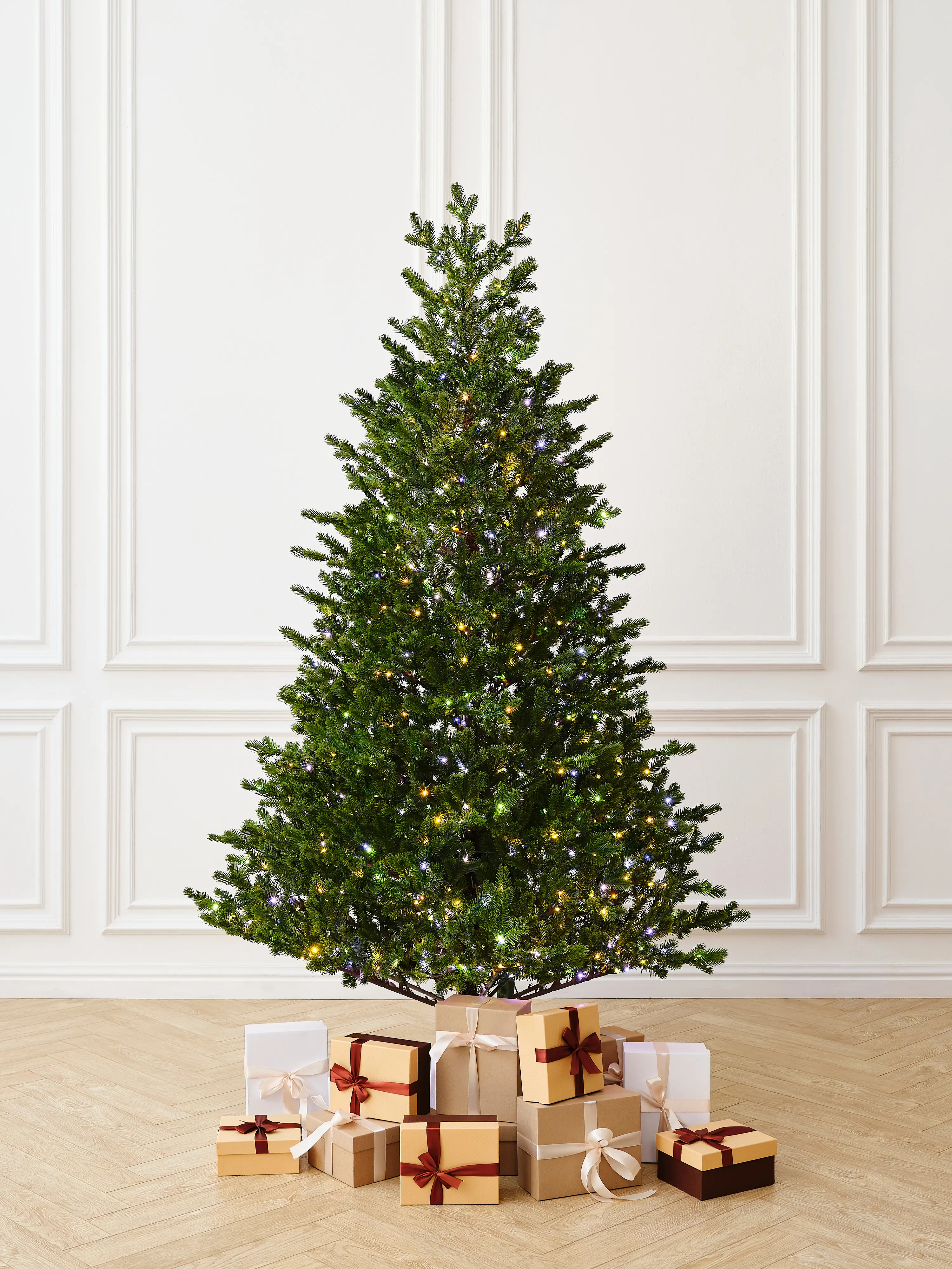 Изображение товара Ель новогодняя искусственная Binoshe Meribel 1800 LED с подсветкой 210 см