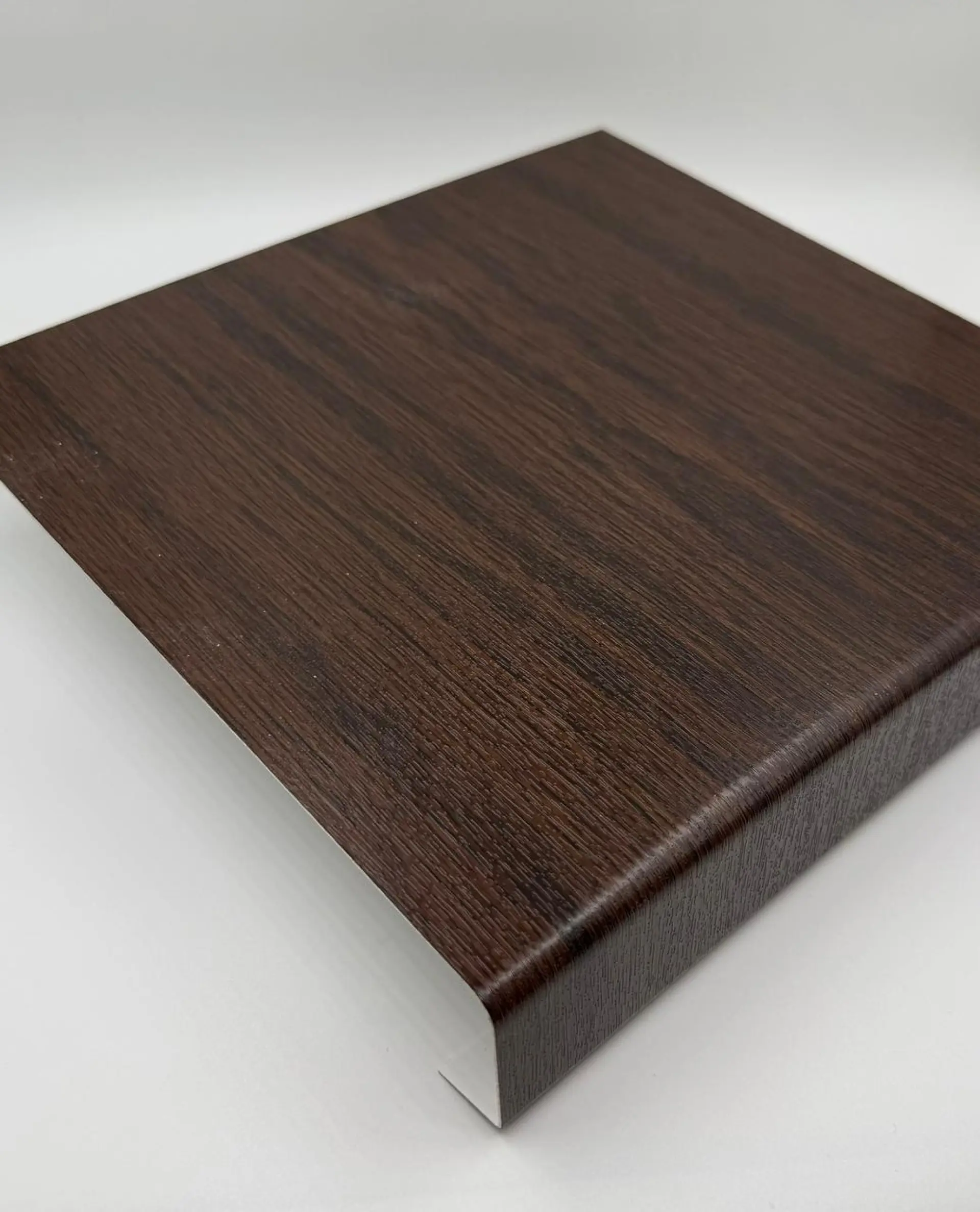 Изображение товара Усиленная накладка на подоконник Комбиг 1500x400x2.5мм дуб темный матовый