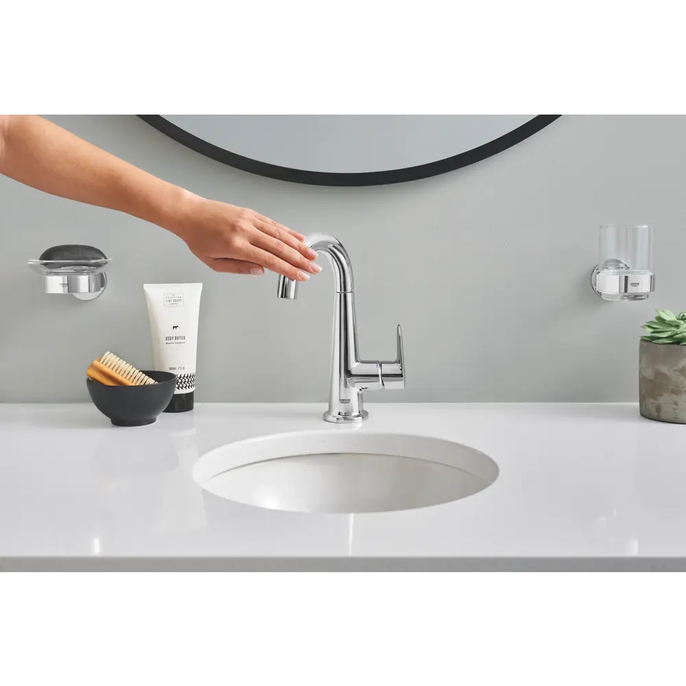 Фото 5 Стакан подвесной для зубных щёток Grohe Essential 40447001 Фото 5 Стакан подвесной для зубных щёток Grohe Essential 40447001