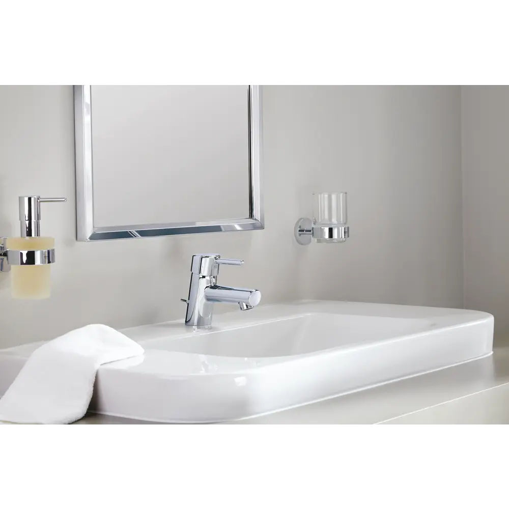 Фото 6 Стакан подвесной для зубных щёток Grohe Essential 40447001 Фото 6 Стакан подвесной для зубных щёток Grohe Essential 40447001